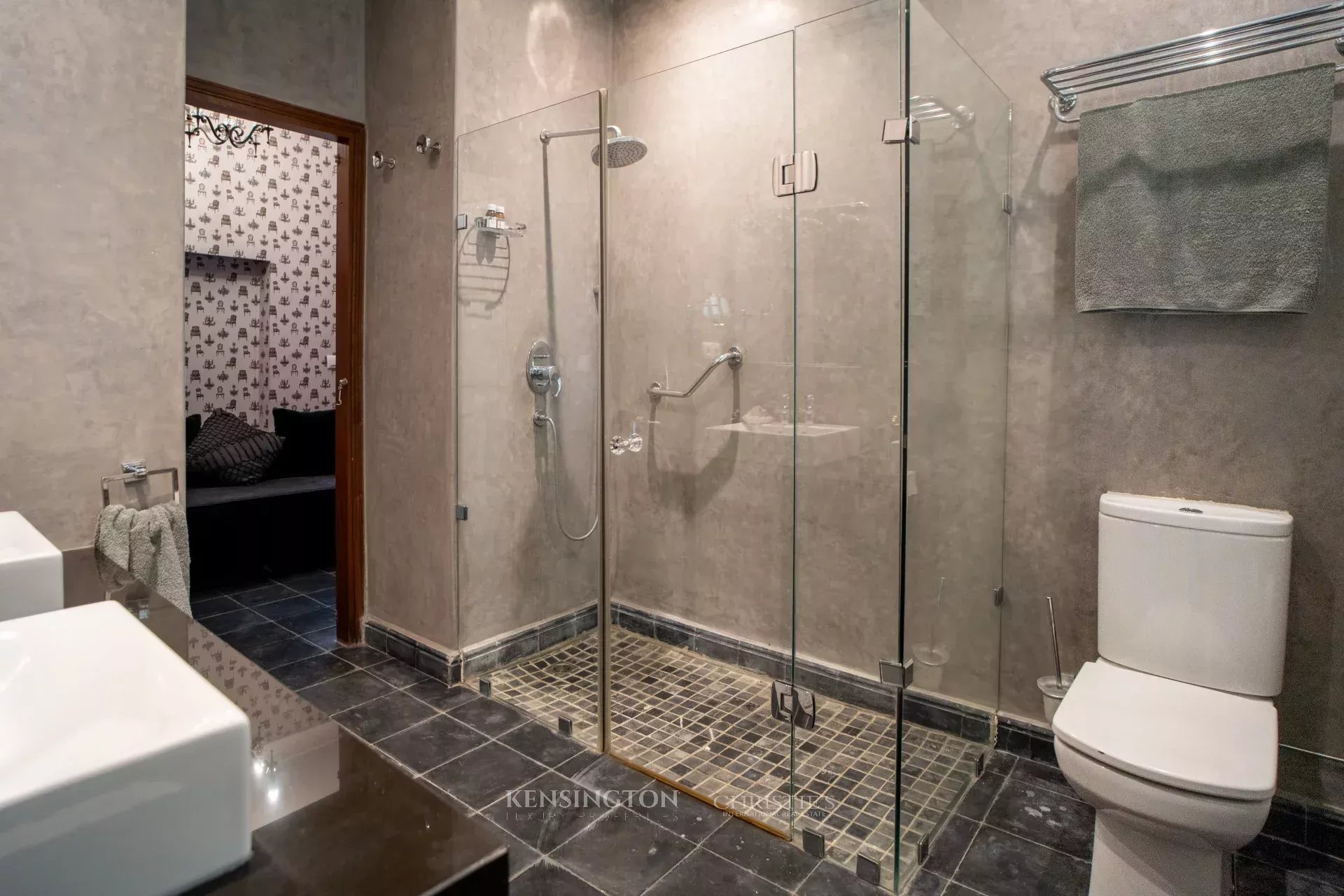 6 Bedroom Villa/Townhouse's Image 13