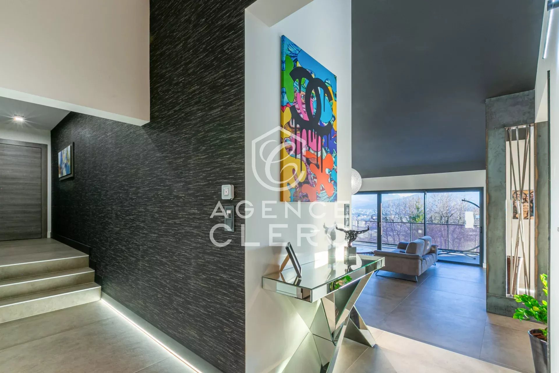 5 Bedroom Villa/Townhouse's Image 19