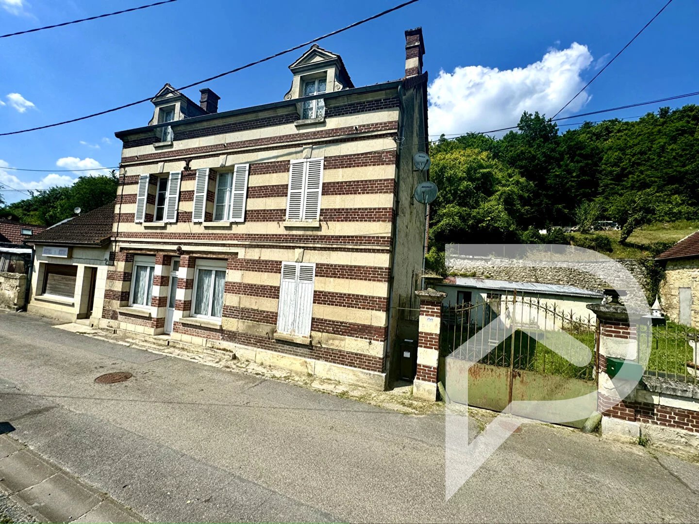 Maison proche crepy  6 pièce(s) 160 m2