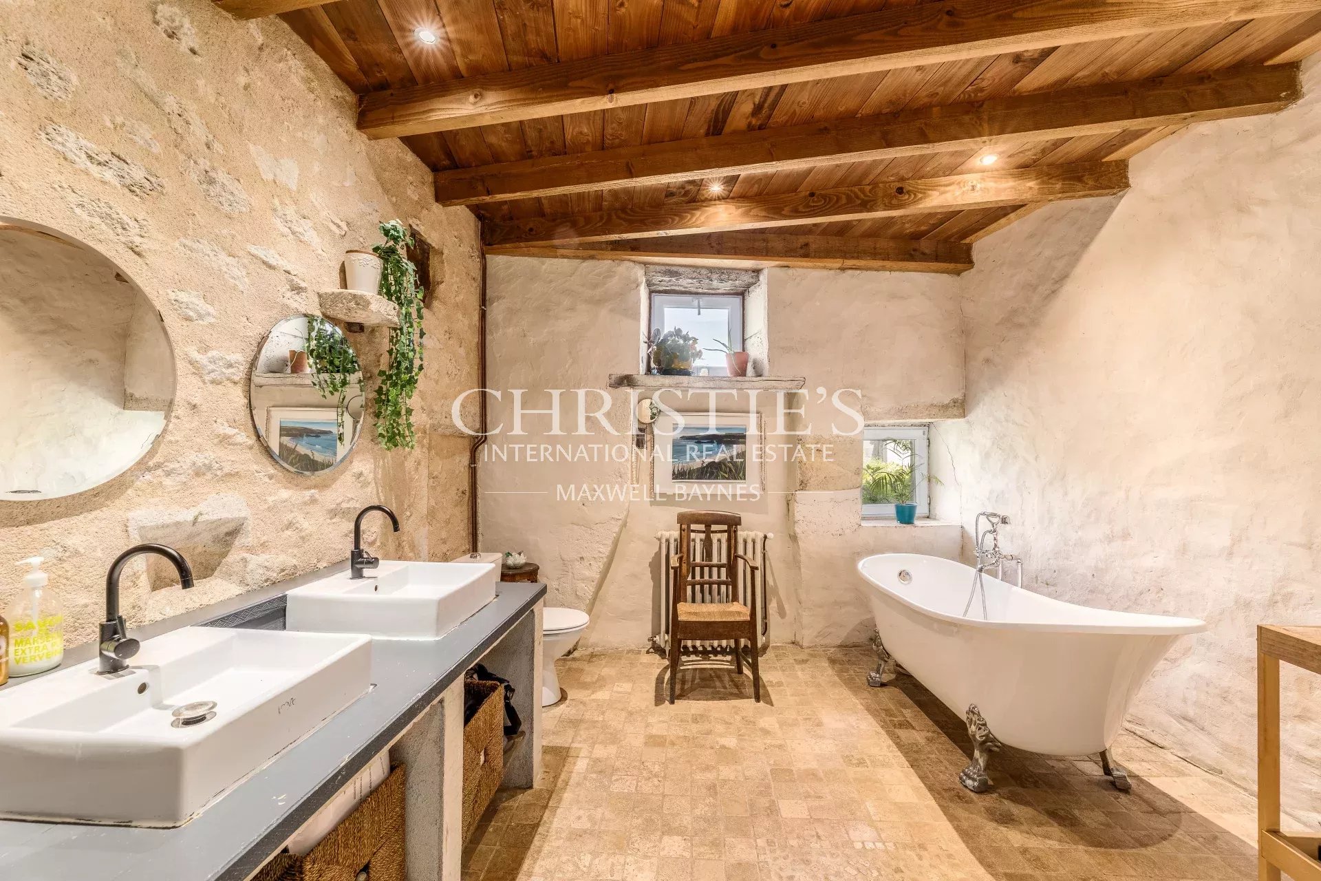 7 Bedroom Villa/Townhouse's Image 15