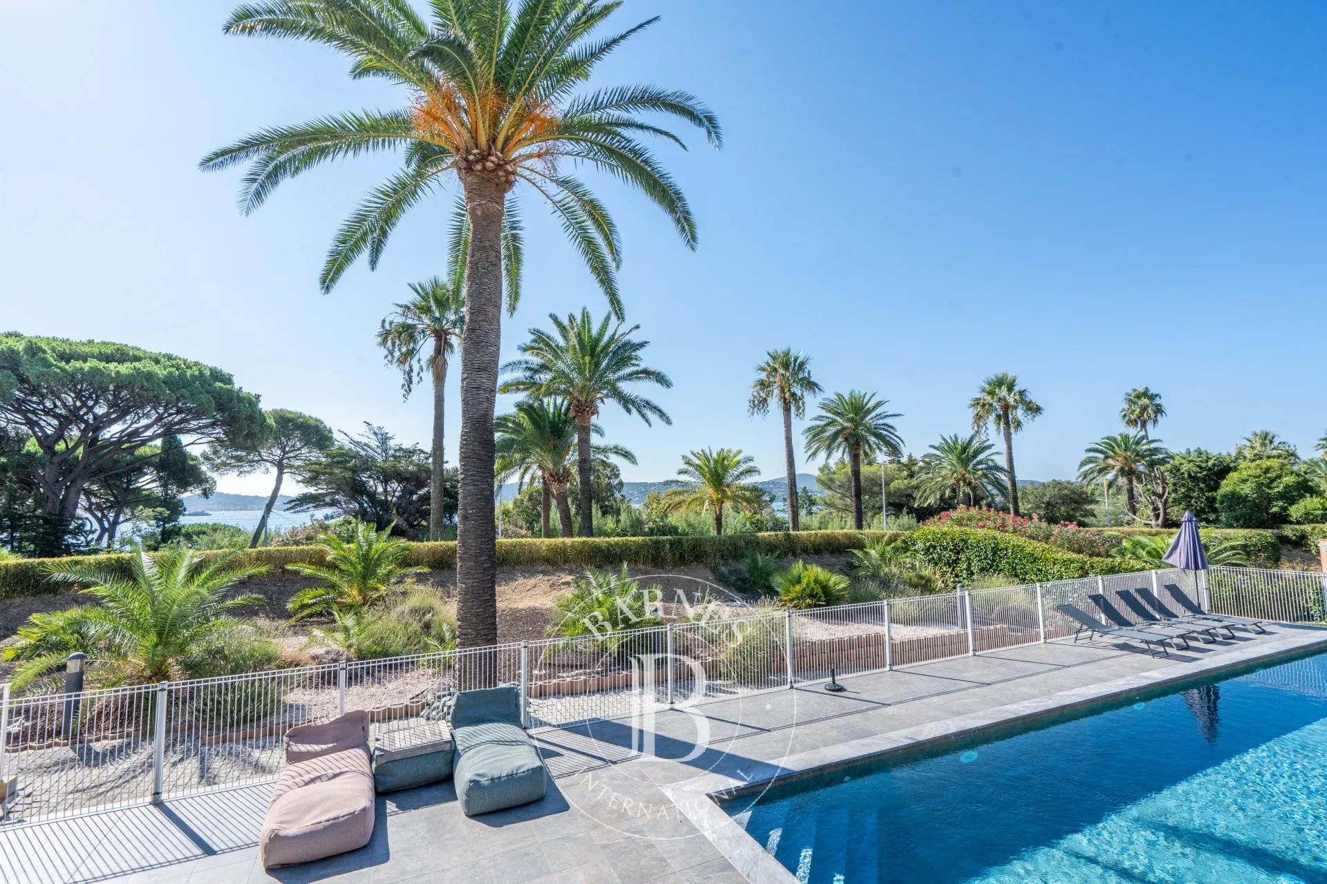 GRIMAUD - MODERN APARTMENT - NEAR GOLF AND SEA