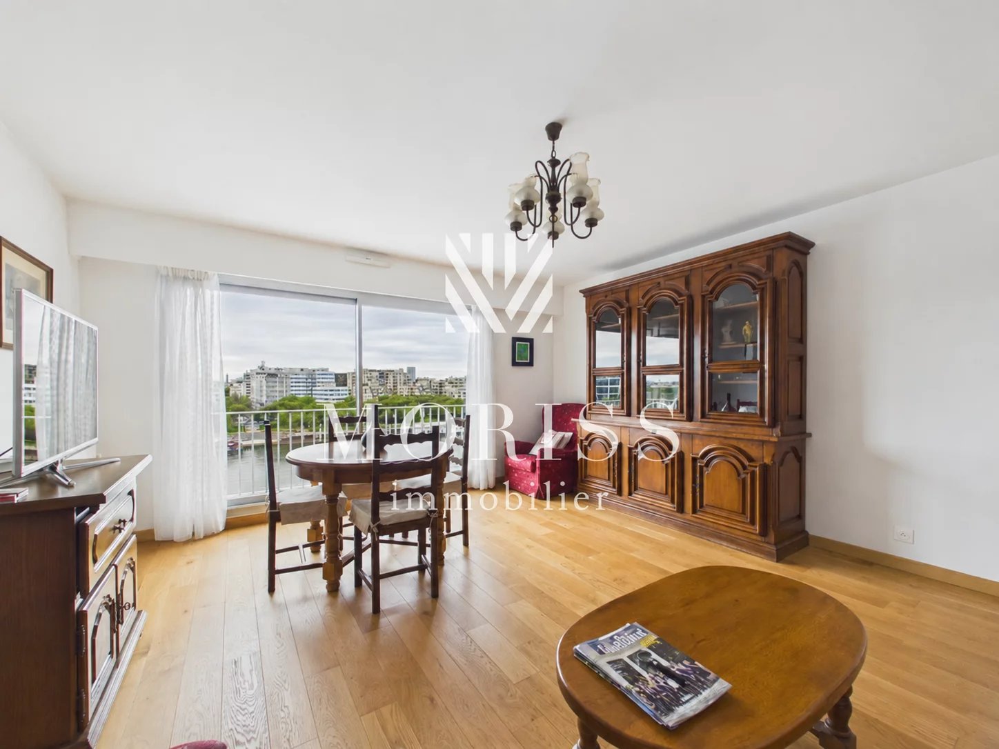 Courbevoie Bécon - 3 pièces de 77m² avec balcon plein Sud et vue - Image 1