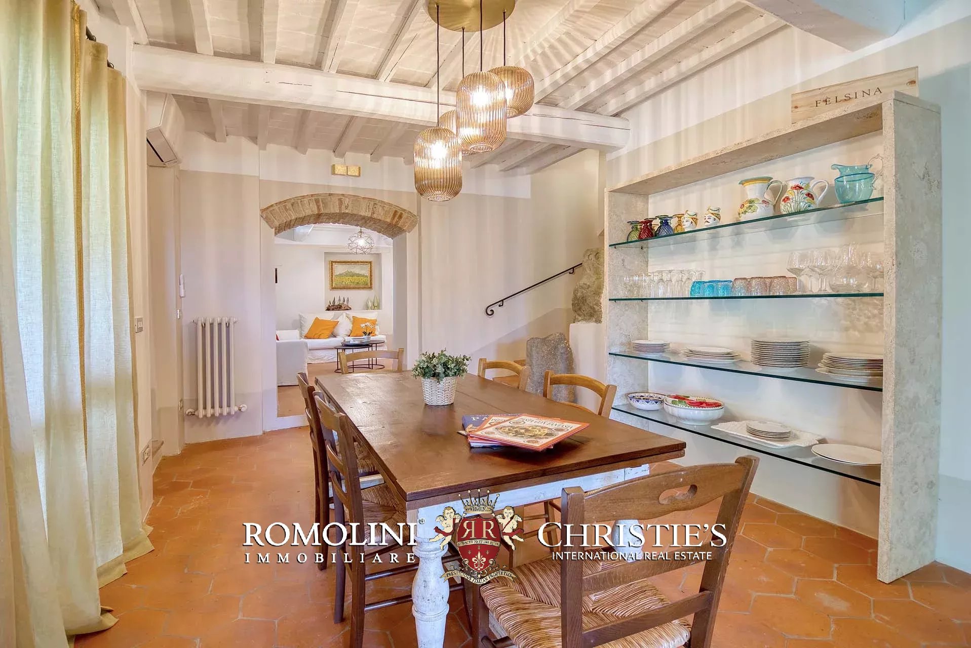 6 Bedroom Villa/Townhouse's Image 20