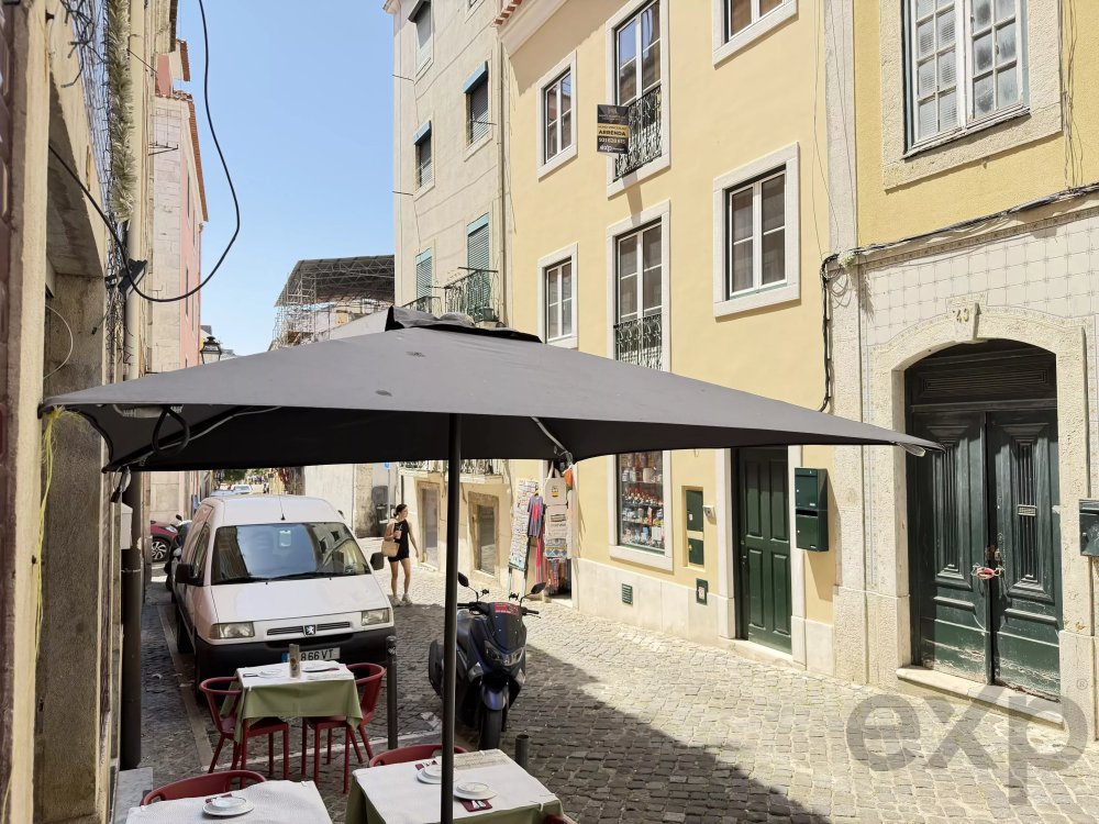 Prédio remodelado de raíz - Bairro Alto, Lisboa