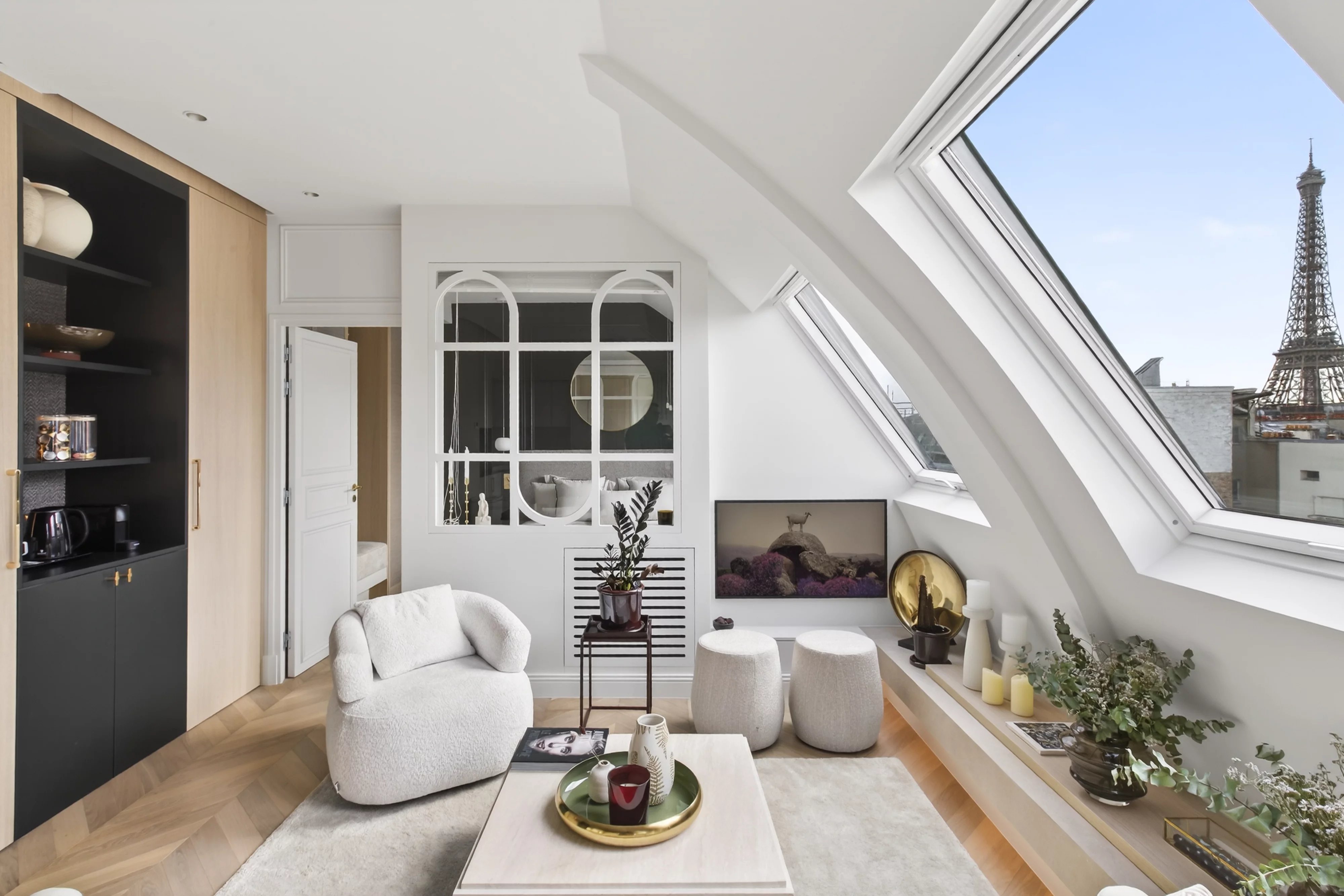 Perfect Pied-à-Terre with Eiffel Tower views