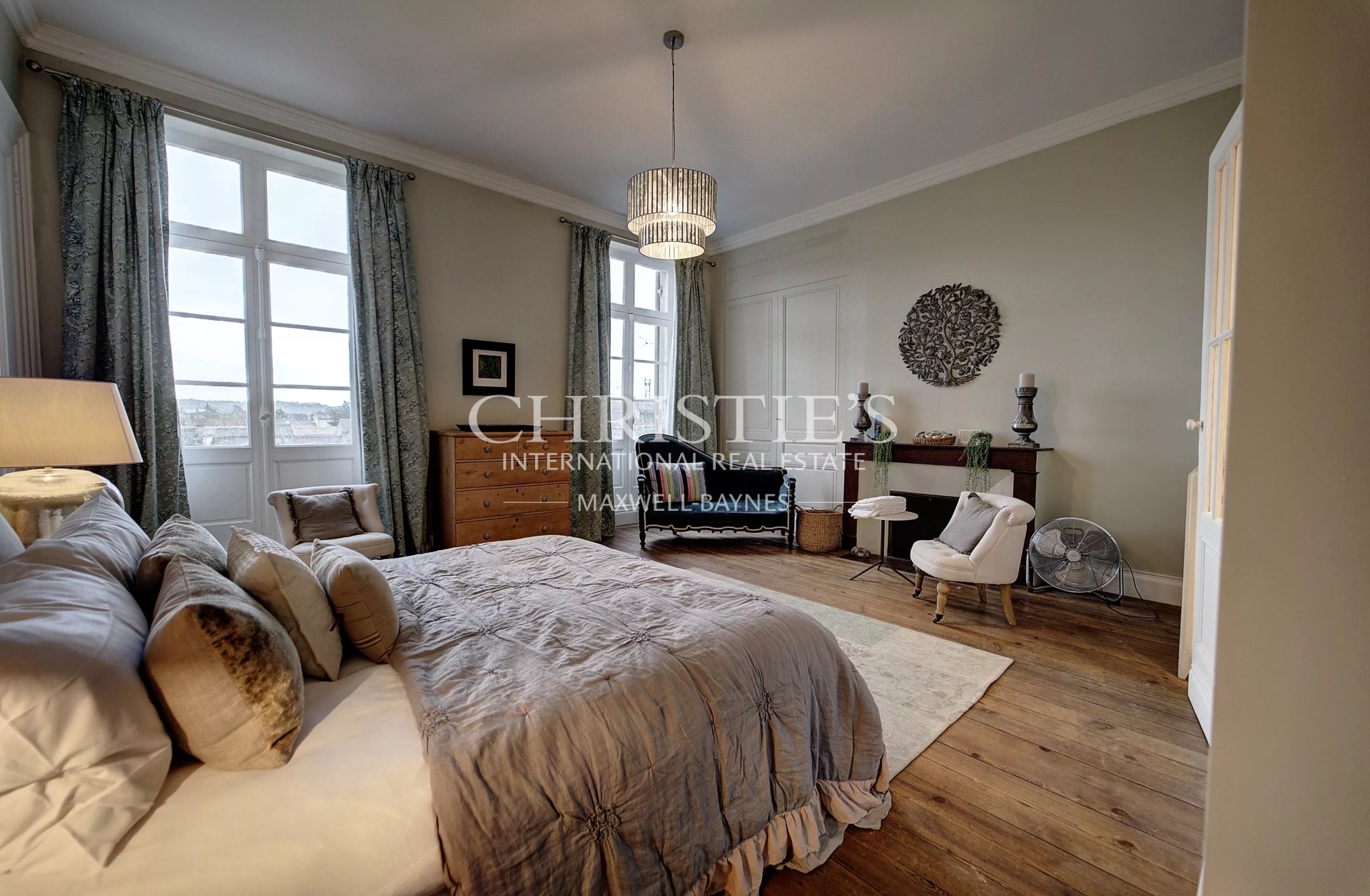 10 Bedroom Villa/Townhouse's Image 19