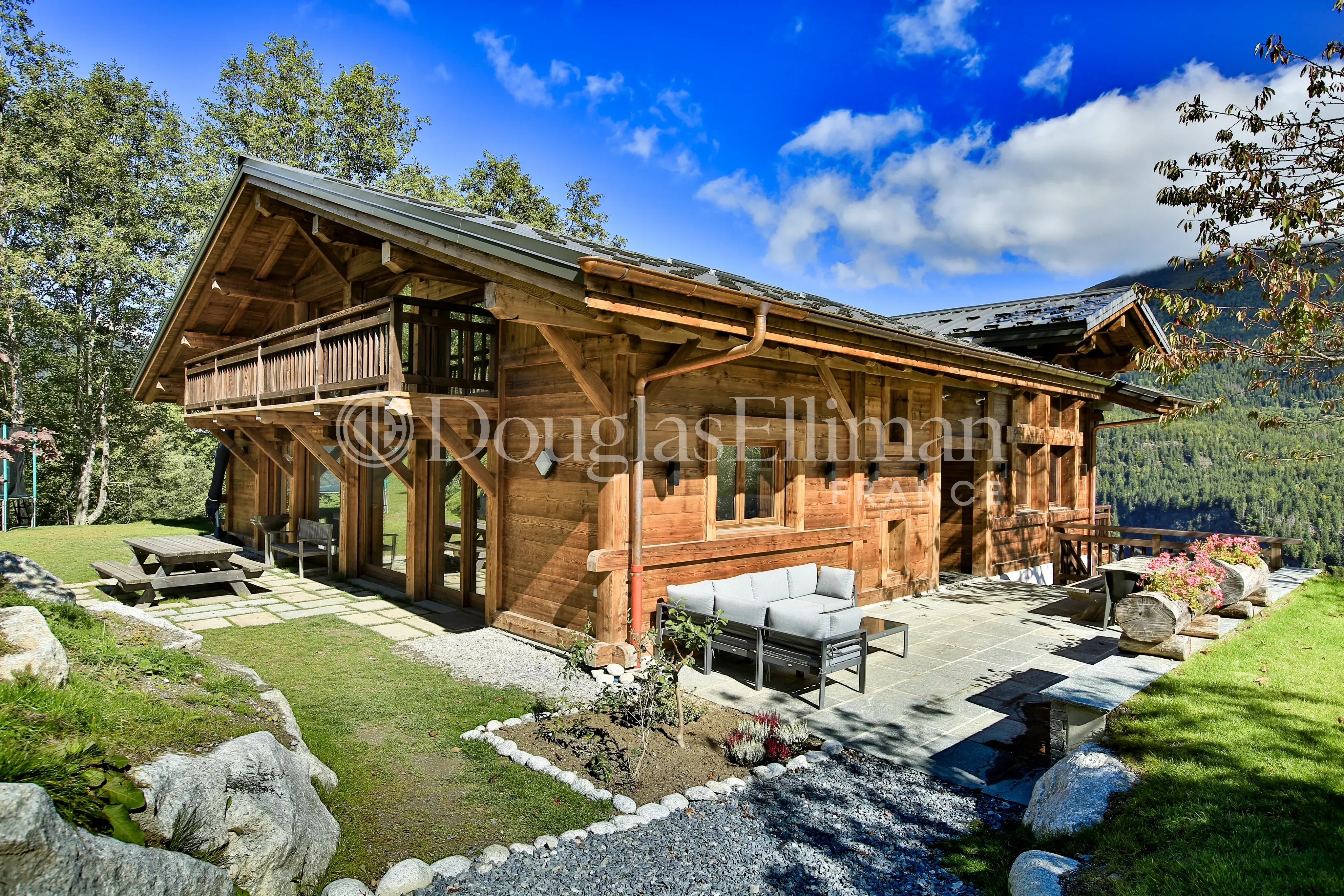 LES HOUCHES – Chalet de 8 chambres sur les pistes - Image nᵒ2