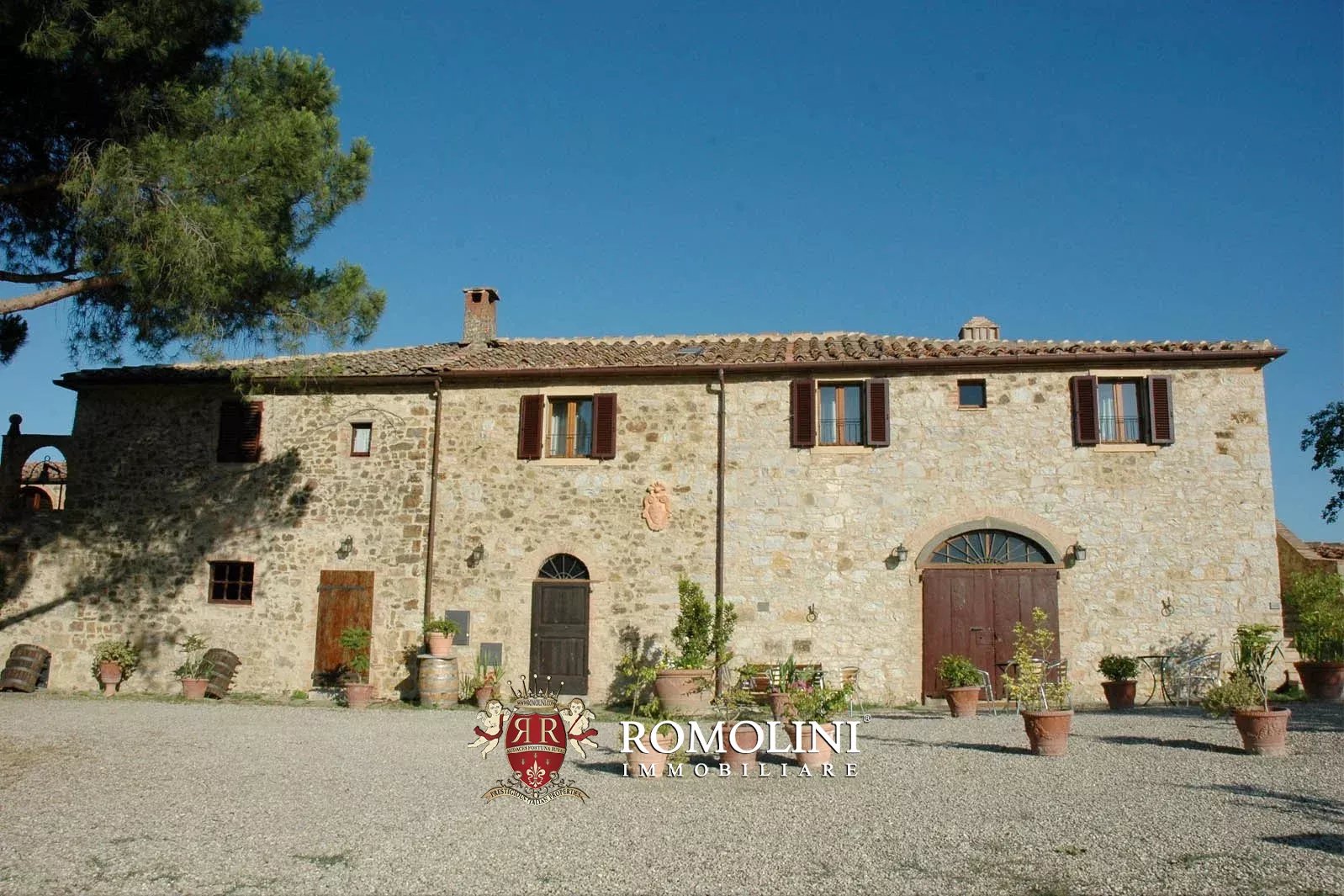 53 Bedroom Vineyard's Image 24