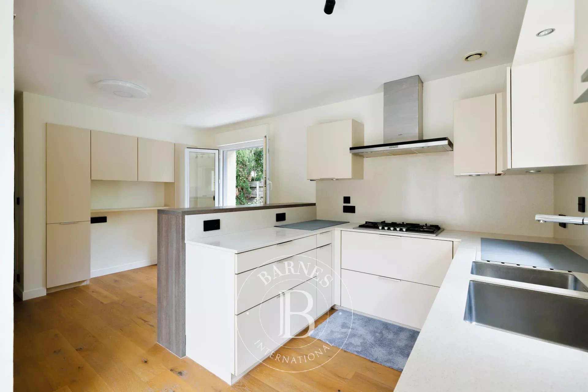 Anglet  - Maison 6 Pi&egrave;ces 5 Chambres - picture 10