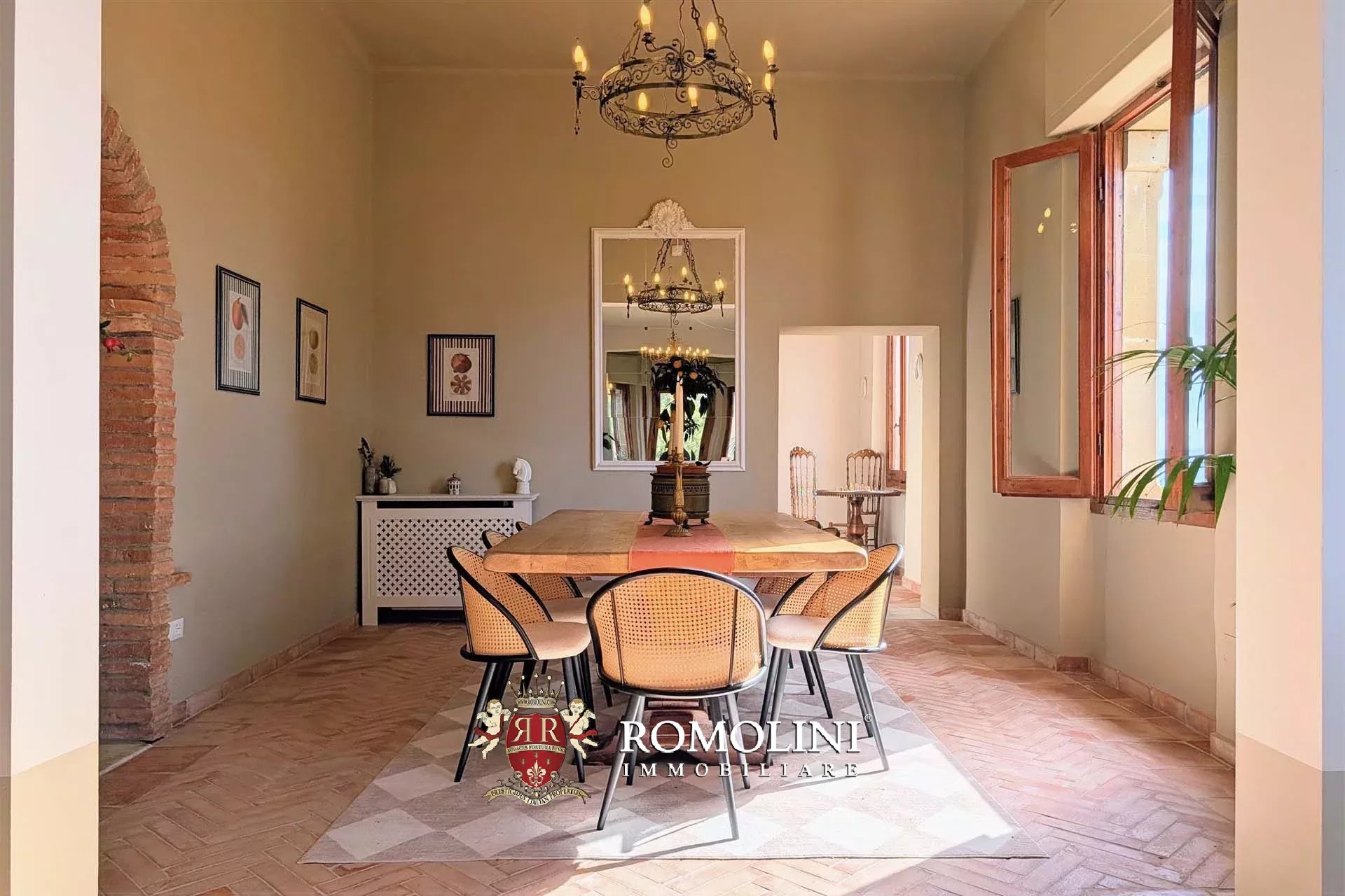6 Bedroom Villa/Townhouse's Image 8