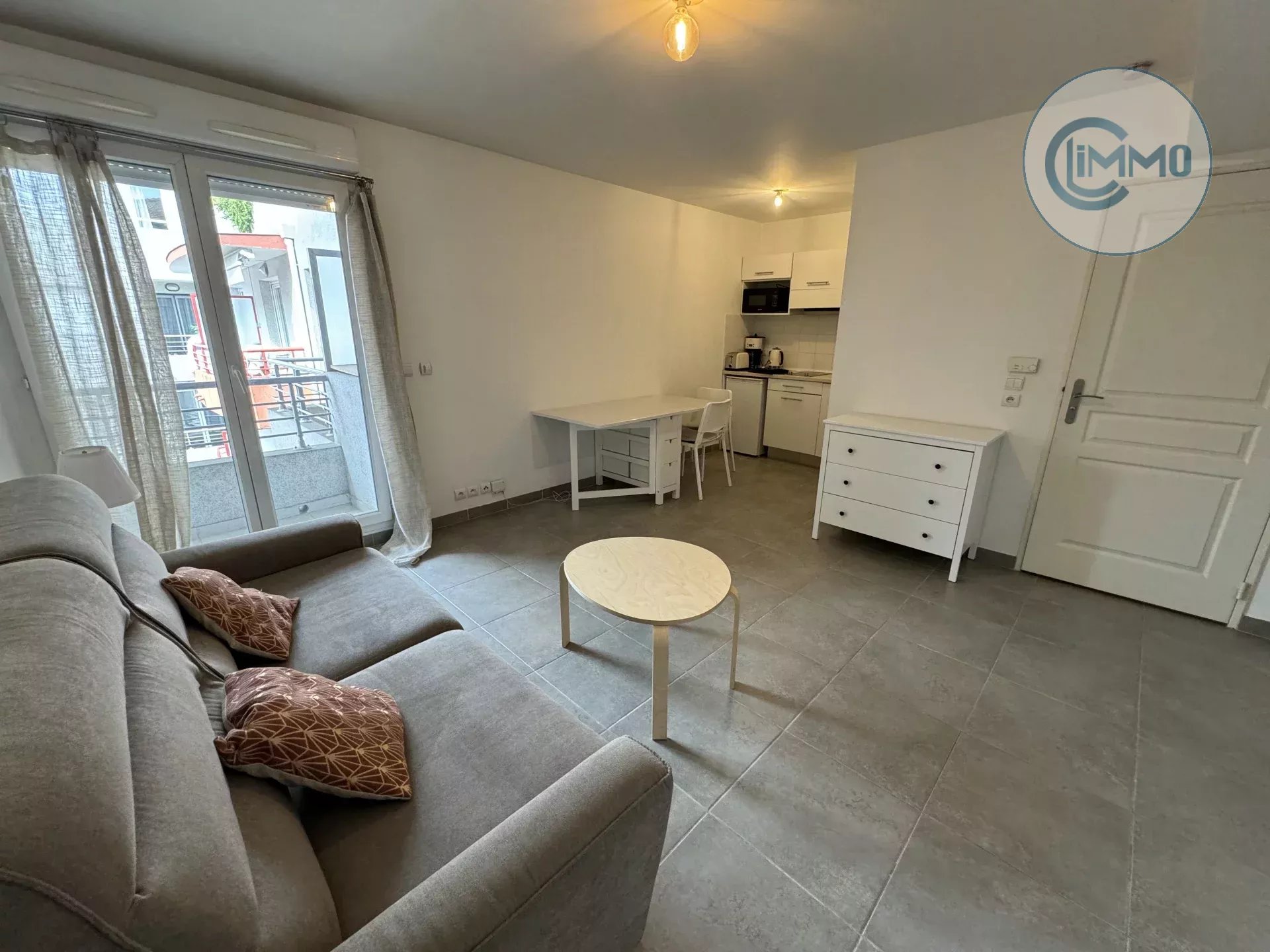 Location étudiante Nice, studio meublé situé secteur Tnl - République