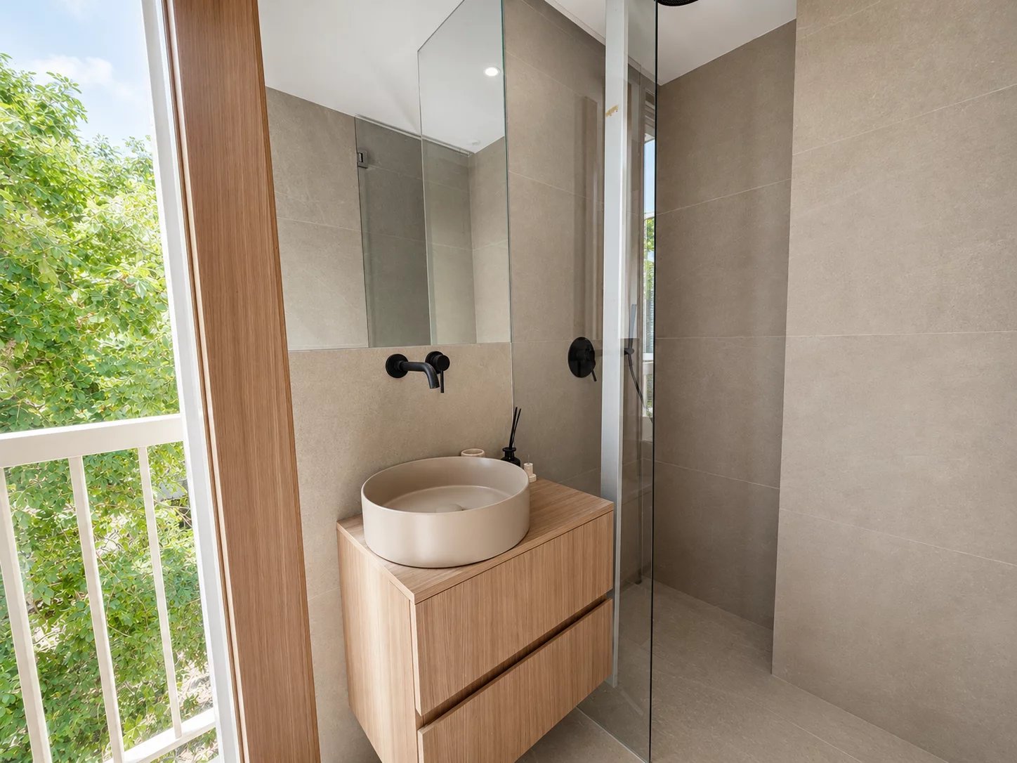  Image of Apartment - 2 Bedrooms for Sale in Alpes-Maritimes-Cannes-France, Image 7