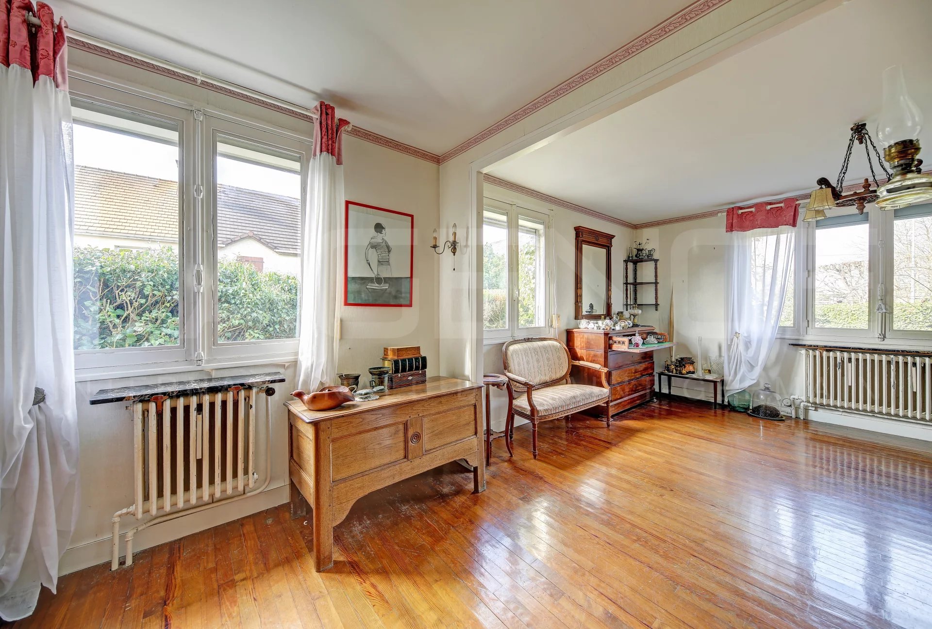 Agence immobilière de PARIS - LONDON - PAROS