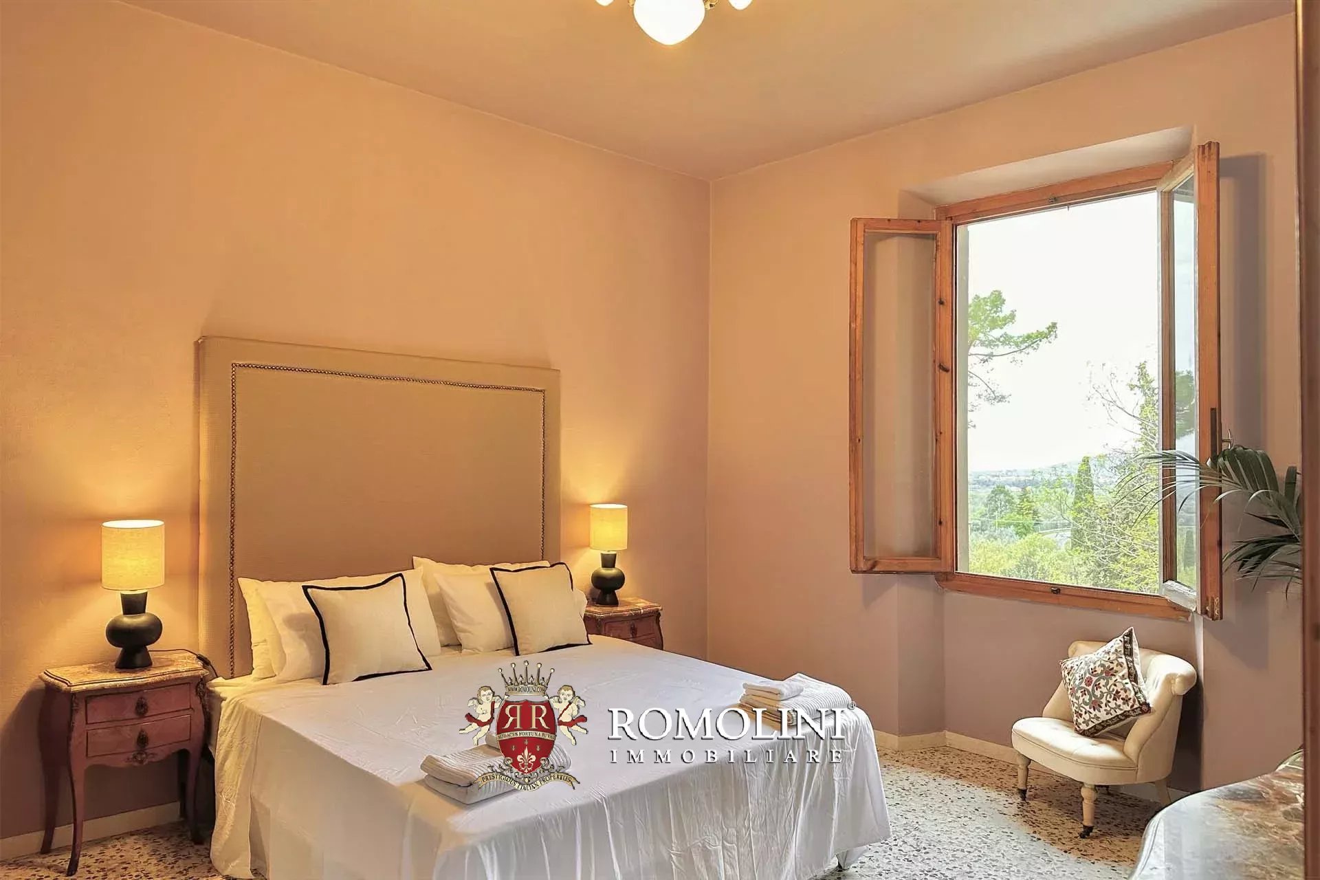 6 Bedroom Villa/Townhouse's Image 34