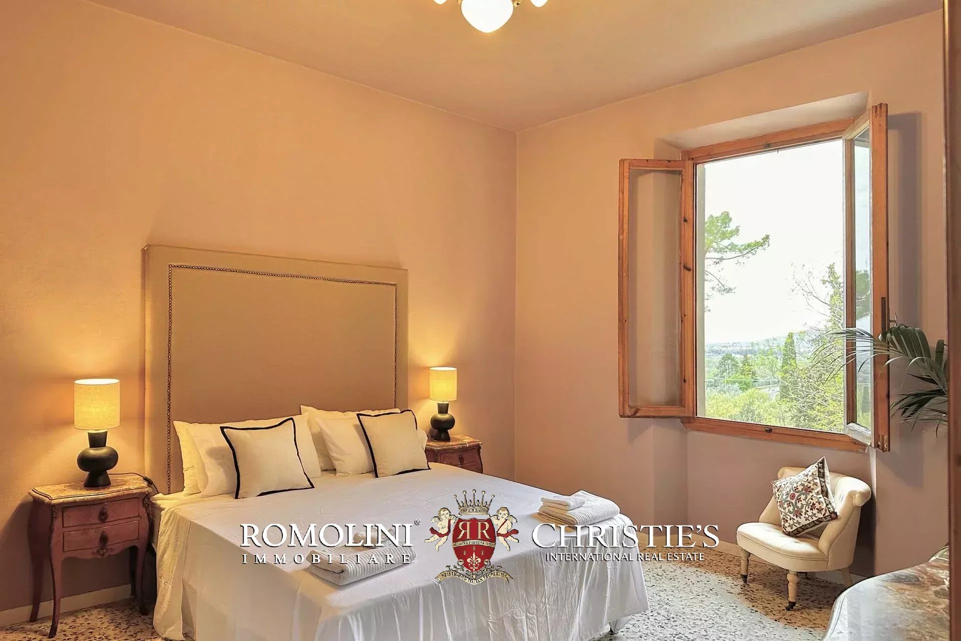6 Bedroom Villa/Townhouse's Image 34