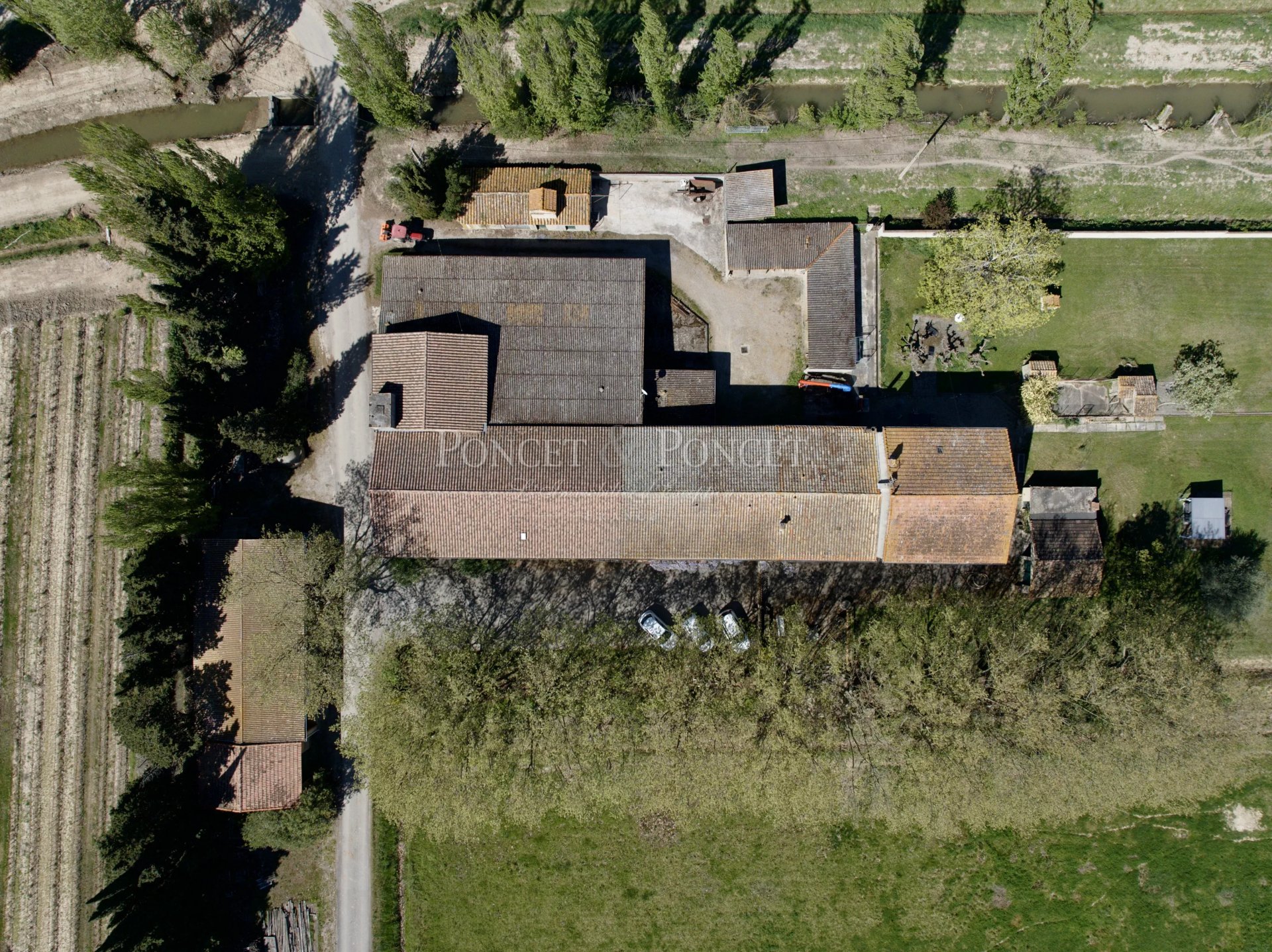 7 Bedroom Vineyard's Image 12
