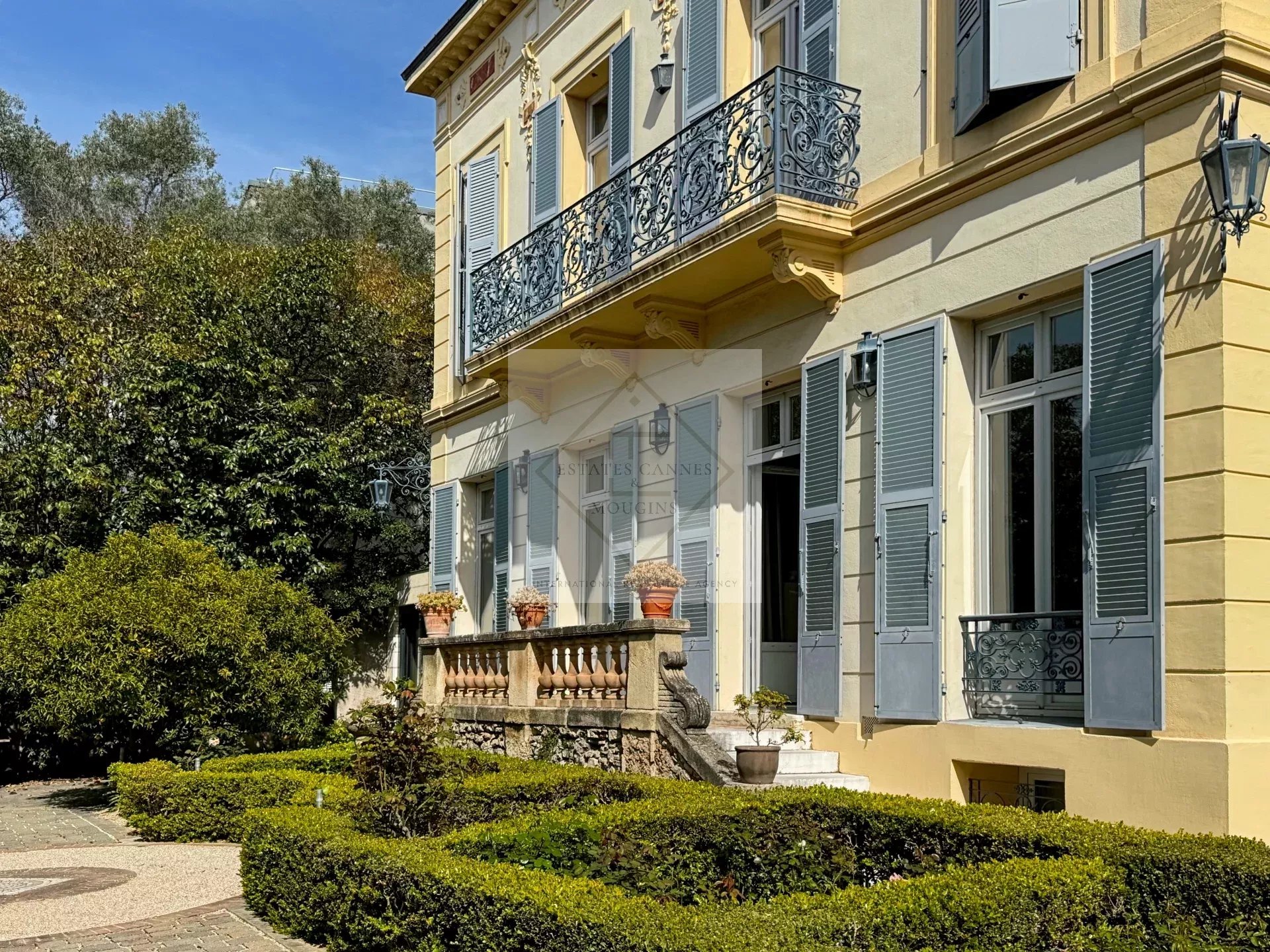 Villa Belle Époque à Louer — photo 27