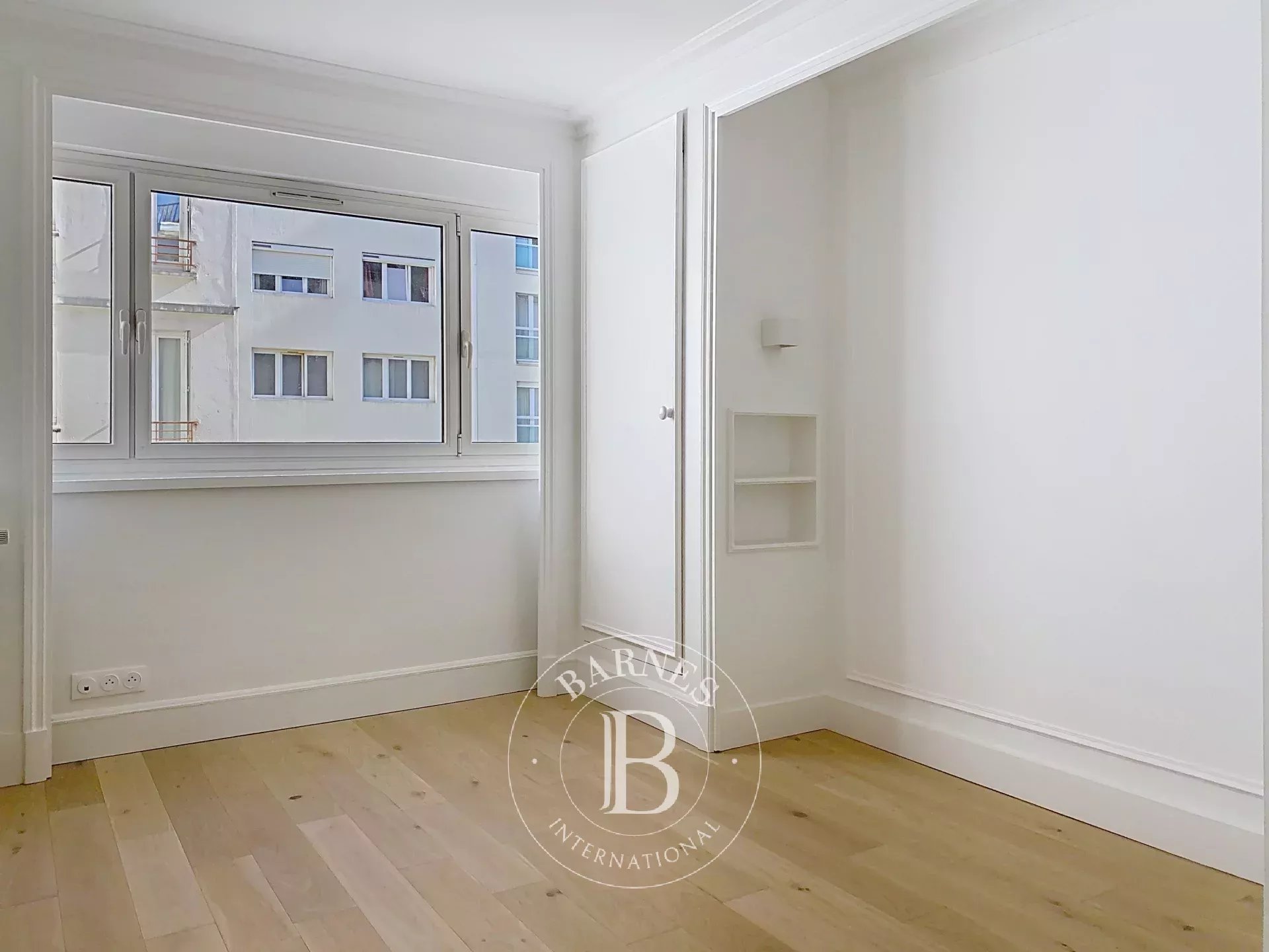 Presented by the Rental... - picture 5