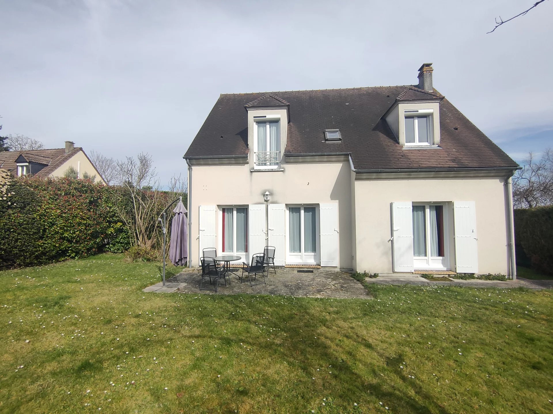 Agence immobilière de PARIS - LONDON - PAROS