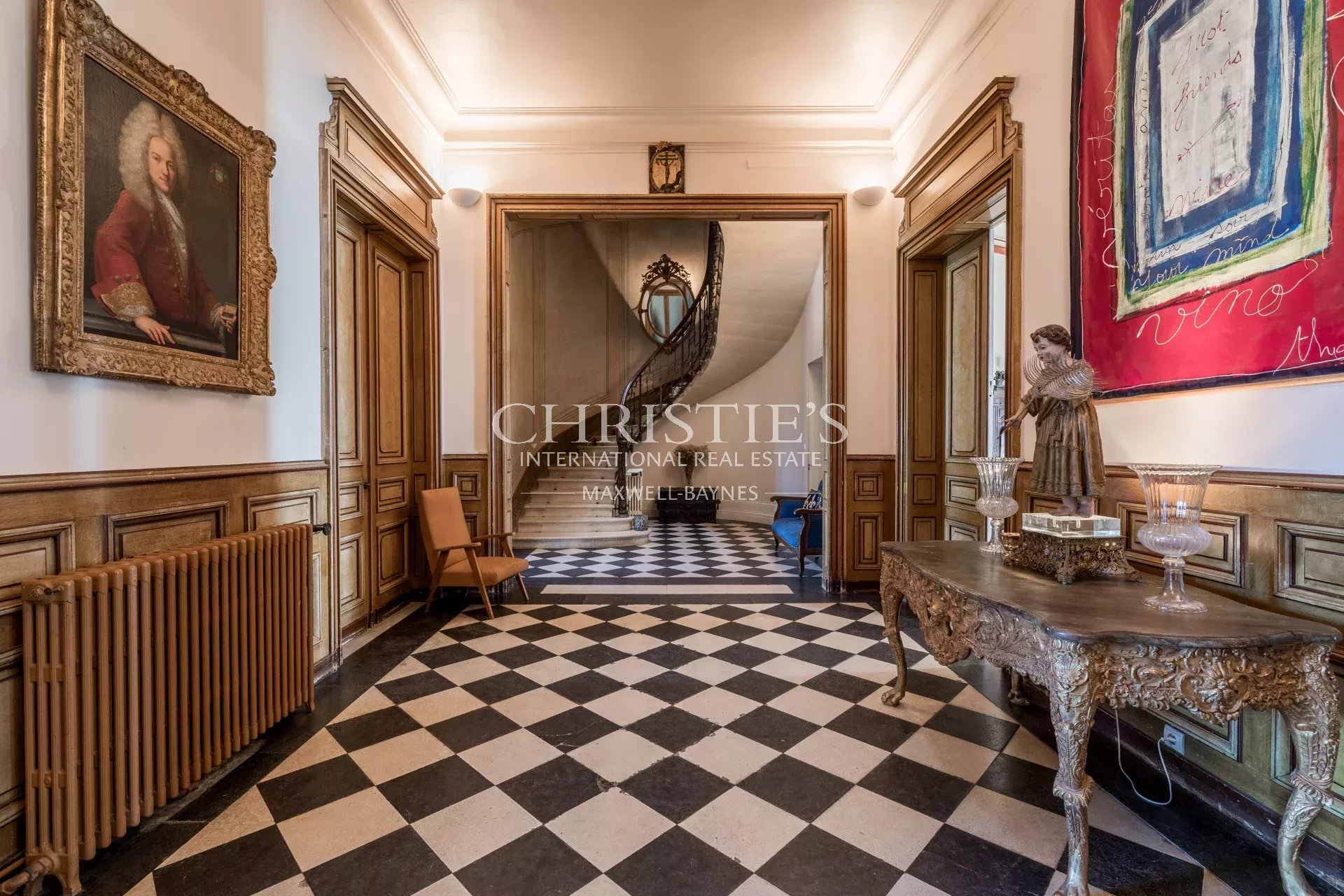 11 Bedroom Villa/Townhouse's Image 3