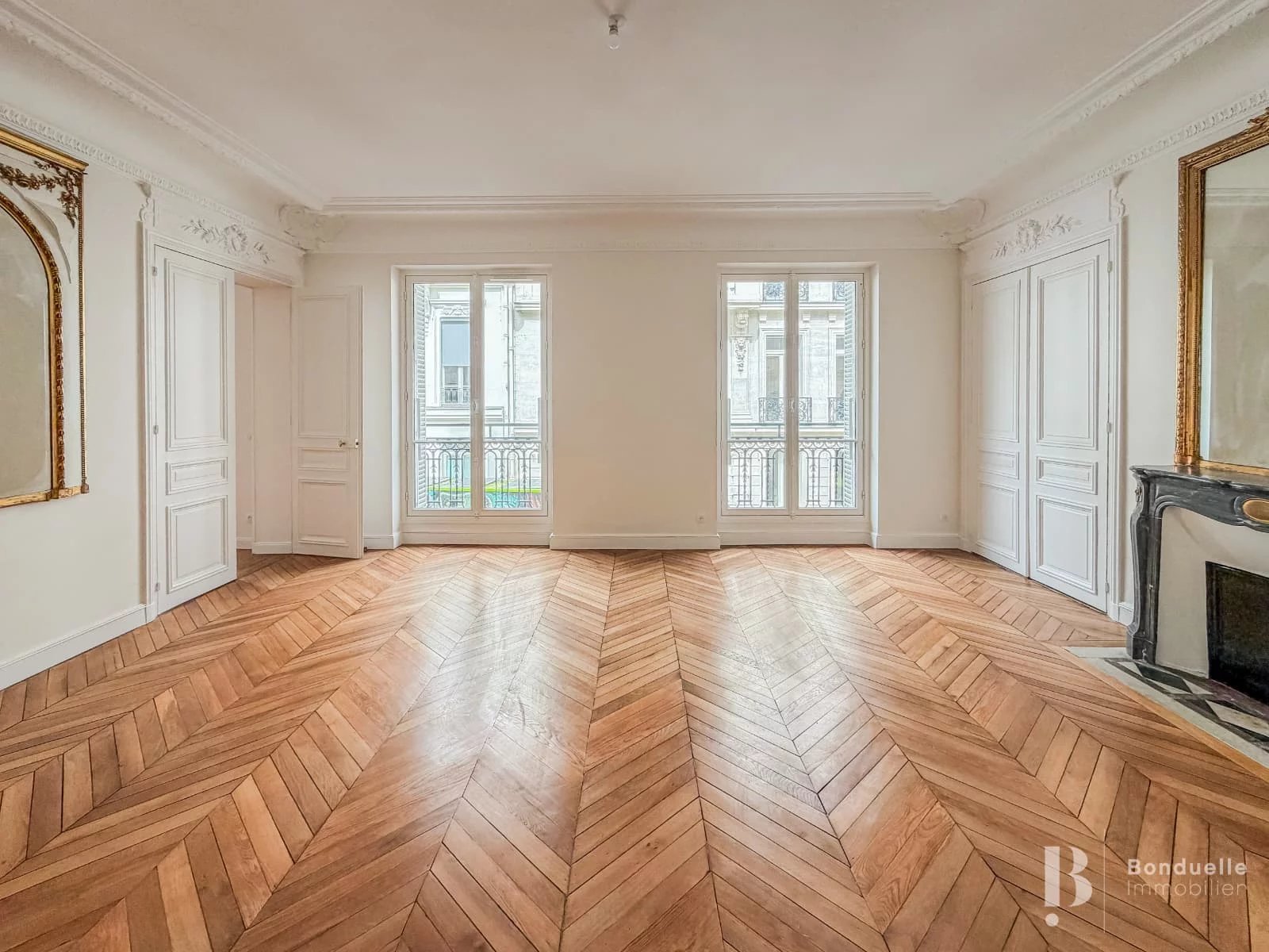 PARIS VIII - SUPERBE 5P DE 168M2 - 4 CHAMBRES - 1ER ETAGE - RUE BASSANO