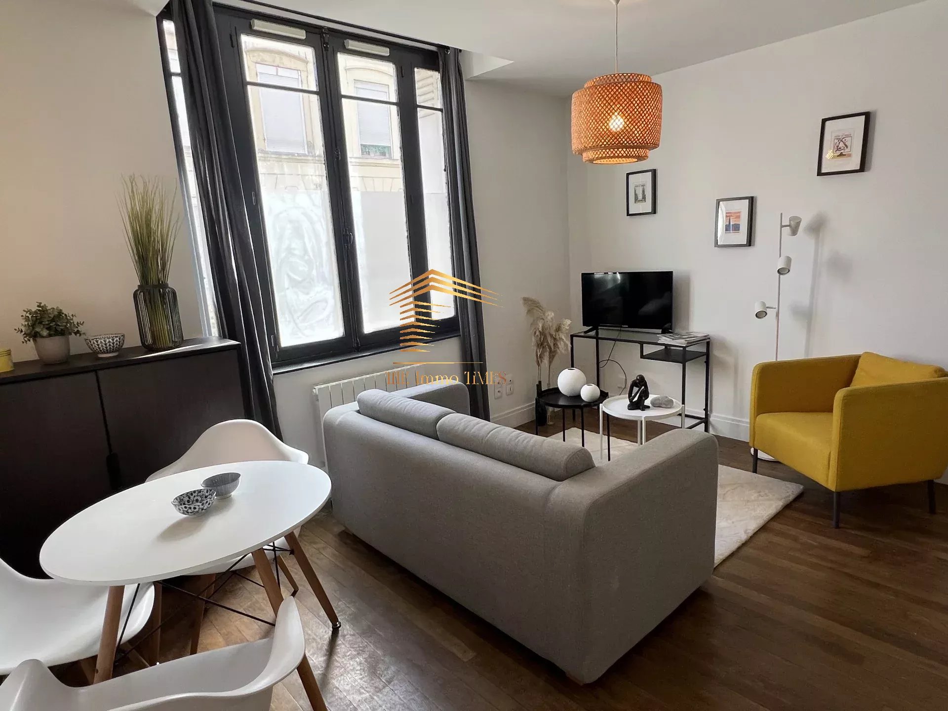 Rouen. PREFECTURE. 2 pièces. Rénové et meublé