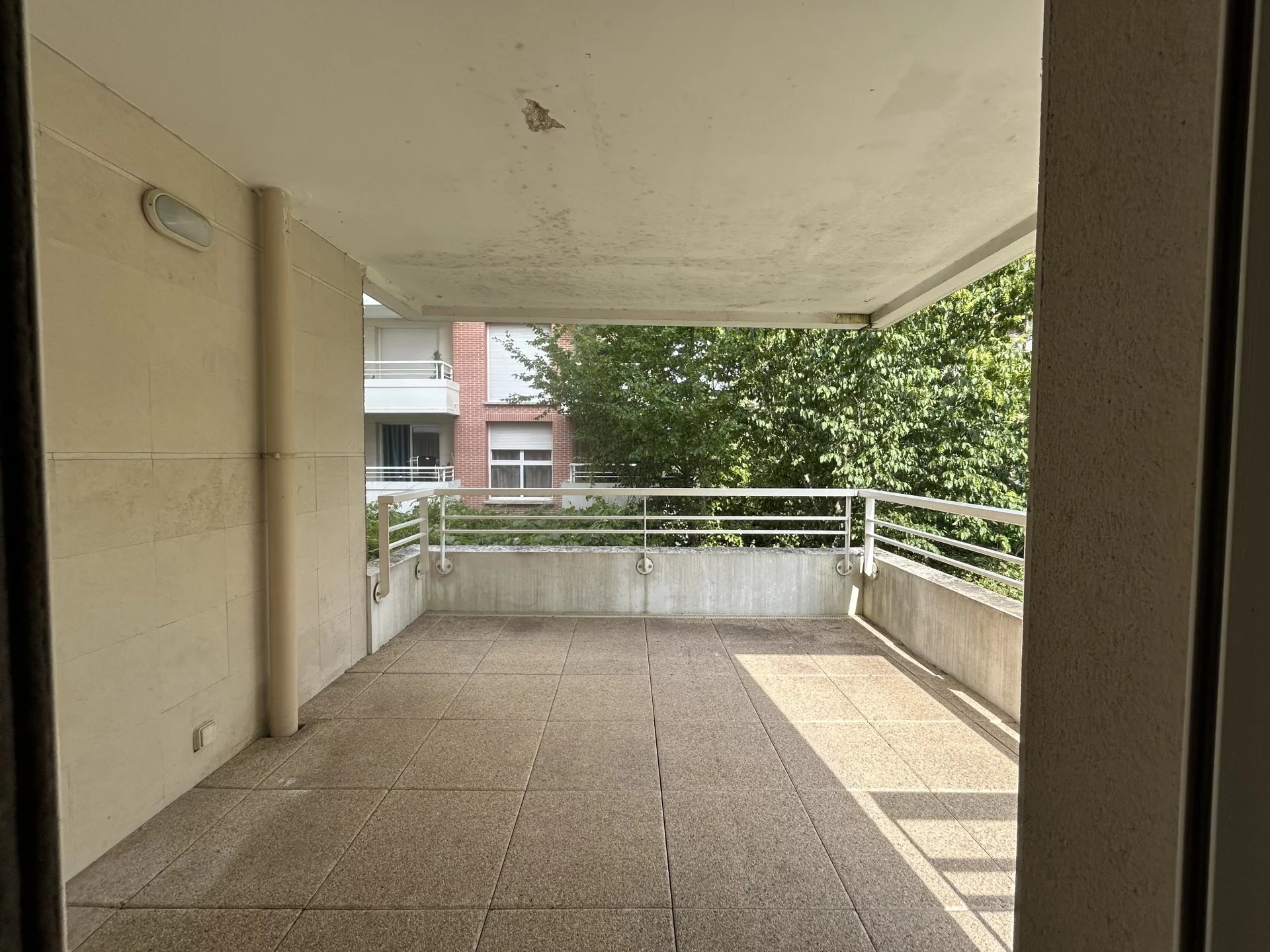 T2 avec balcon et parkings
