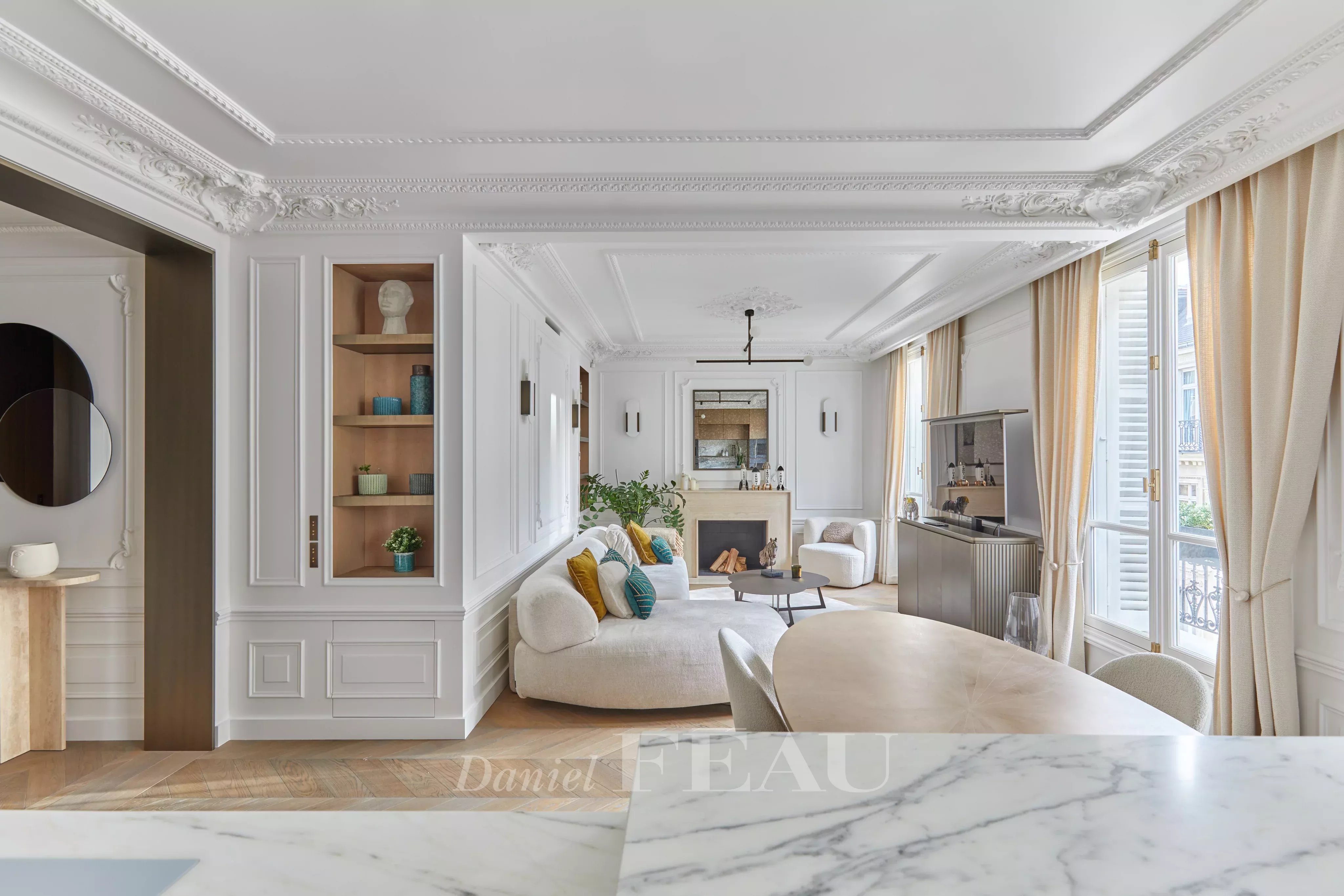 Paris 8th District –  A 2-bed apartment rented furnished