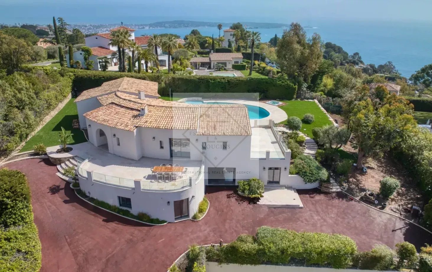 LOCATION À L’ANNÉE | VILLA D’EXCEPTION AVEC VUE MER & TENNIS PRIVÉ — photo 13