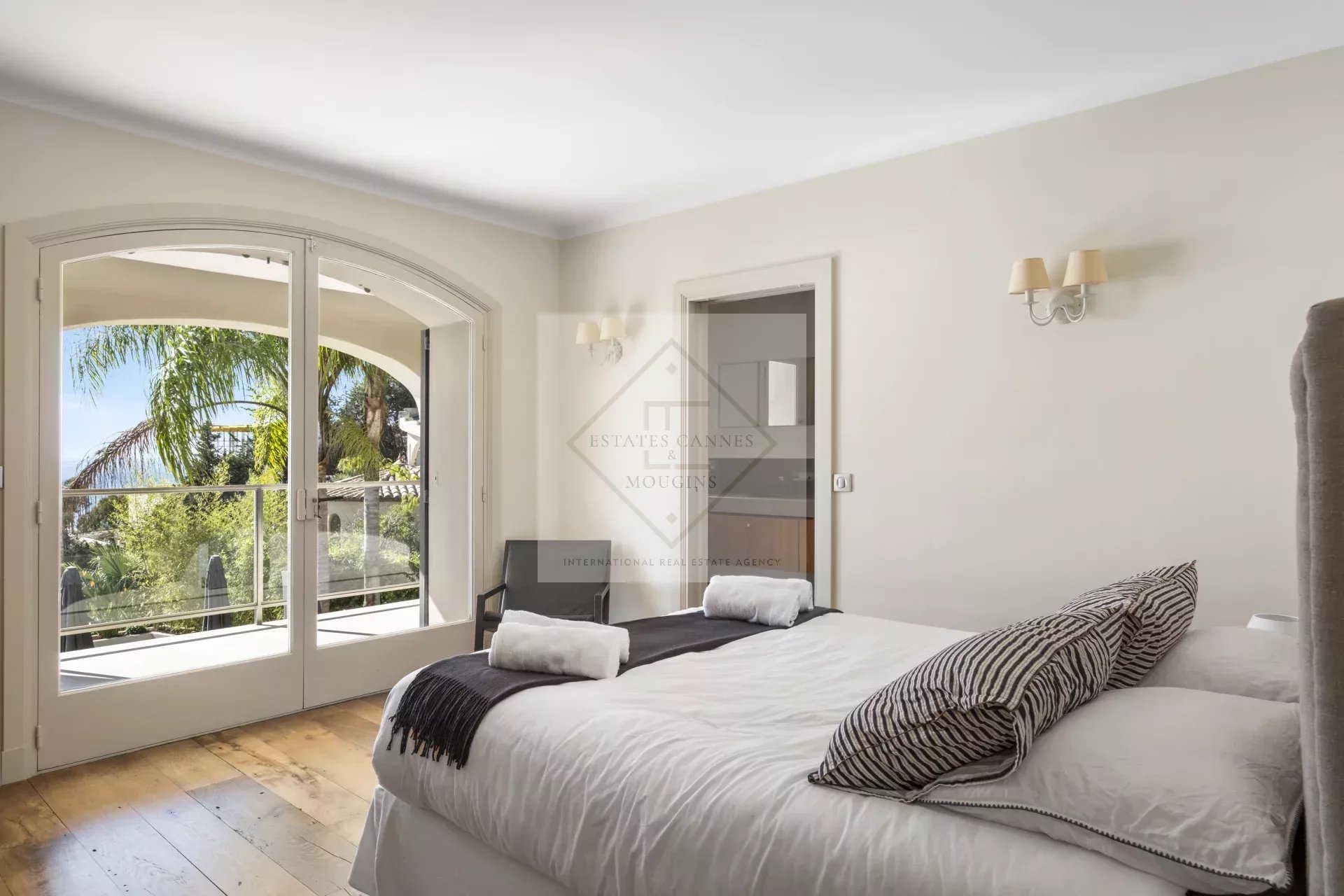 Villa à Cannes dans le quartier de la Californie — photo 16