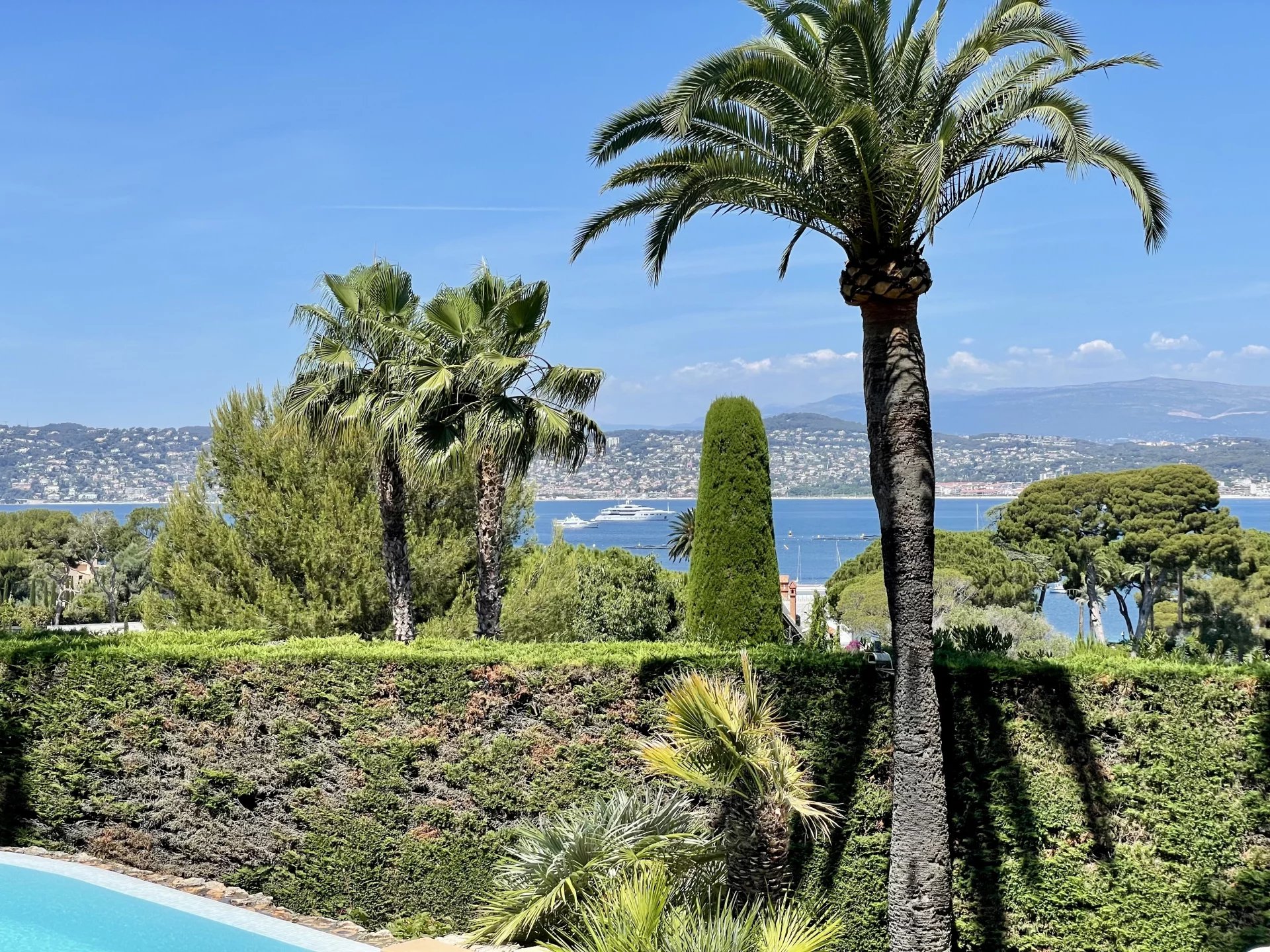 Cap d'Antibes, villa avec vue mer