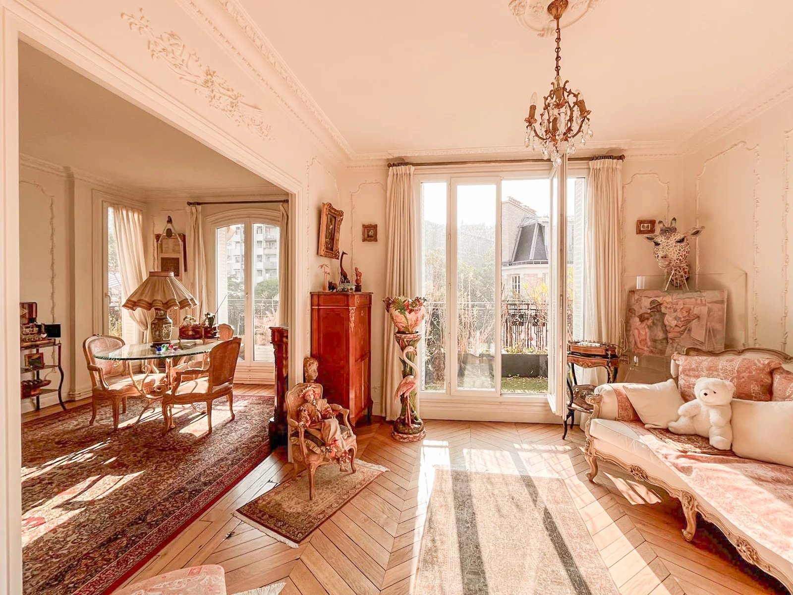 EXCLUSIVITE Appartement familial DAMREMONT 4 pieces balcon ascenseur.