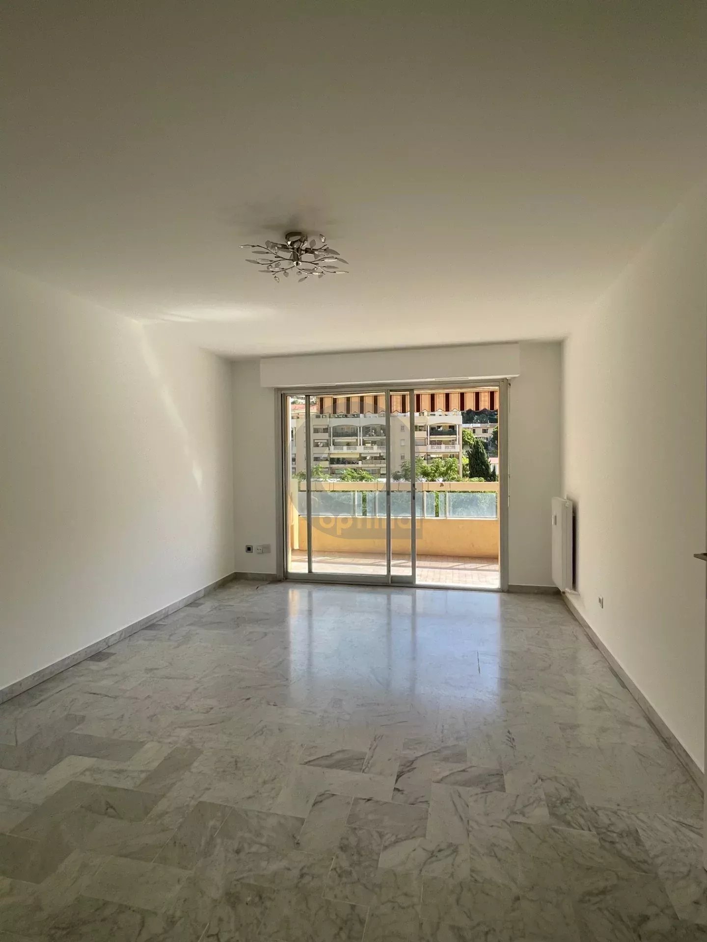 A LOUER APPARTEMENT DE DEUX PIECES - TERRASSE