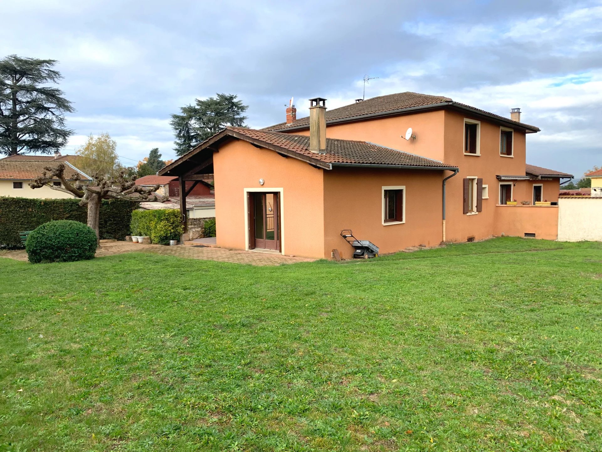 Maison mitoyenne à CHASSELAY