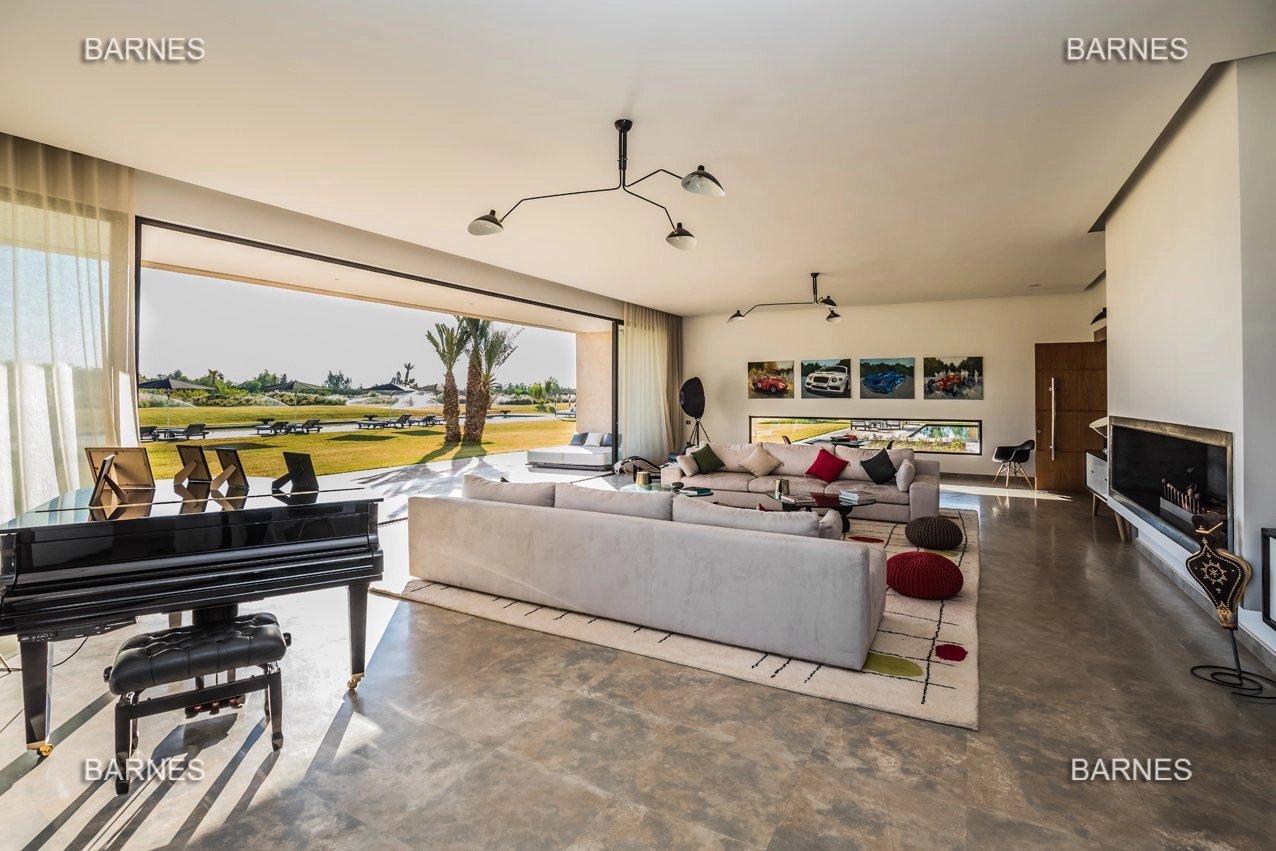 VILLA CONTEMPORAINE D’EXCEPTION SUR UN DOMAINE DE 3 HECTARES A 30 MINUTES DE MARRAKECH