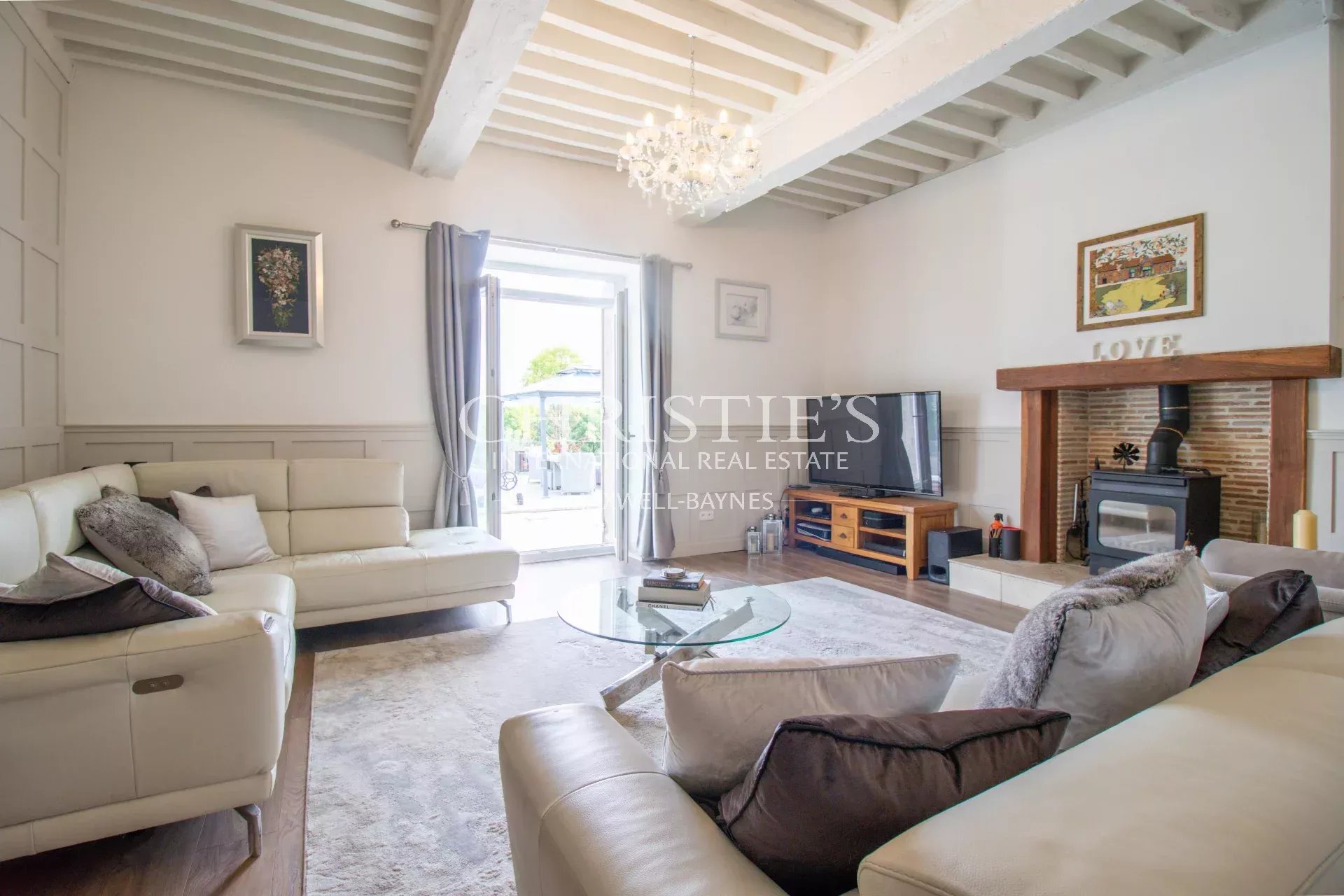 10 Bedroom Villa/Townhouse's Image 8
