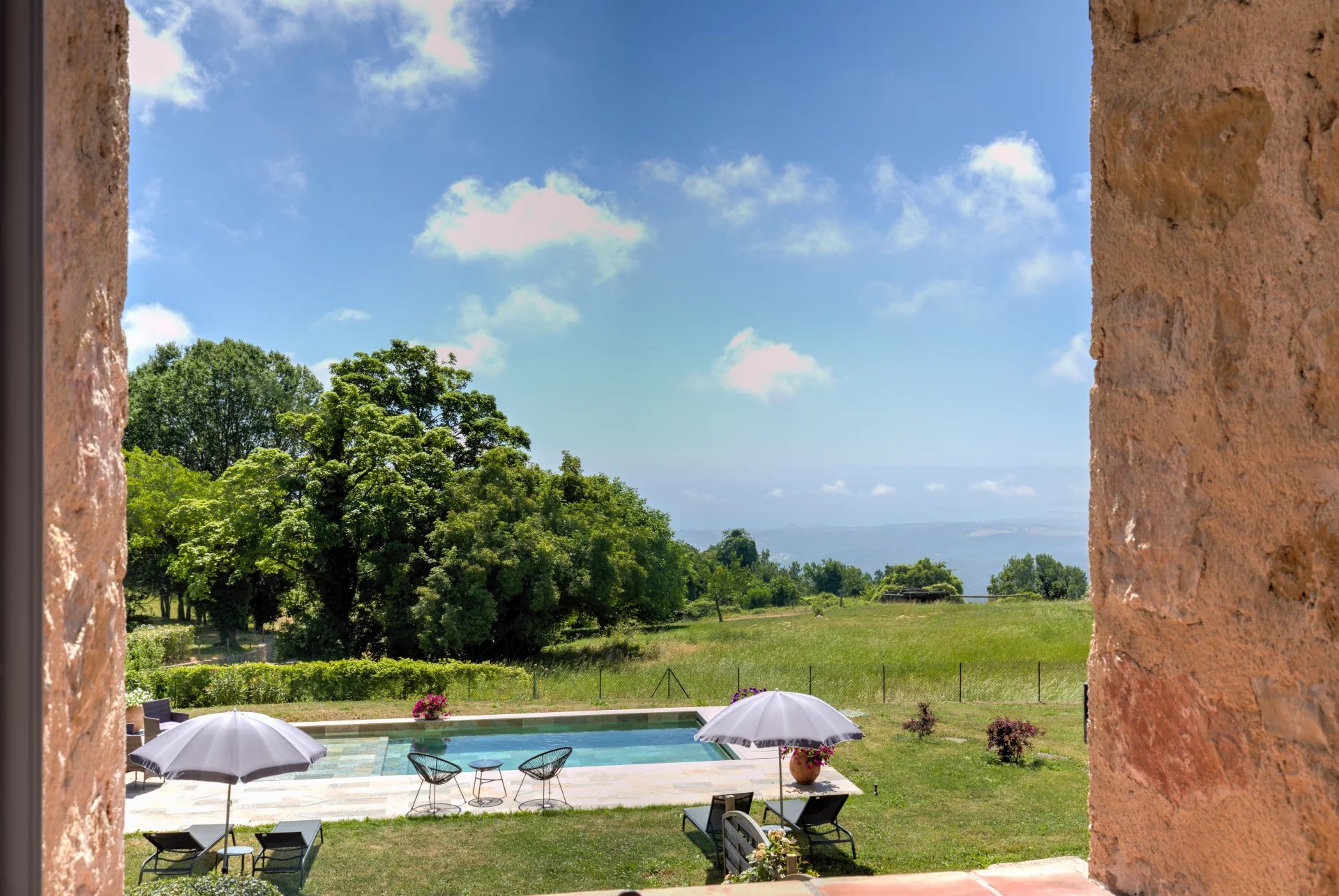 A charming period country house with panoramic sea view