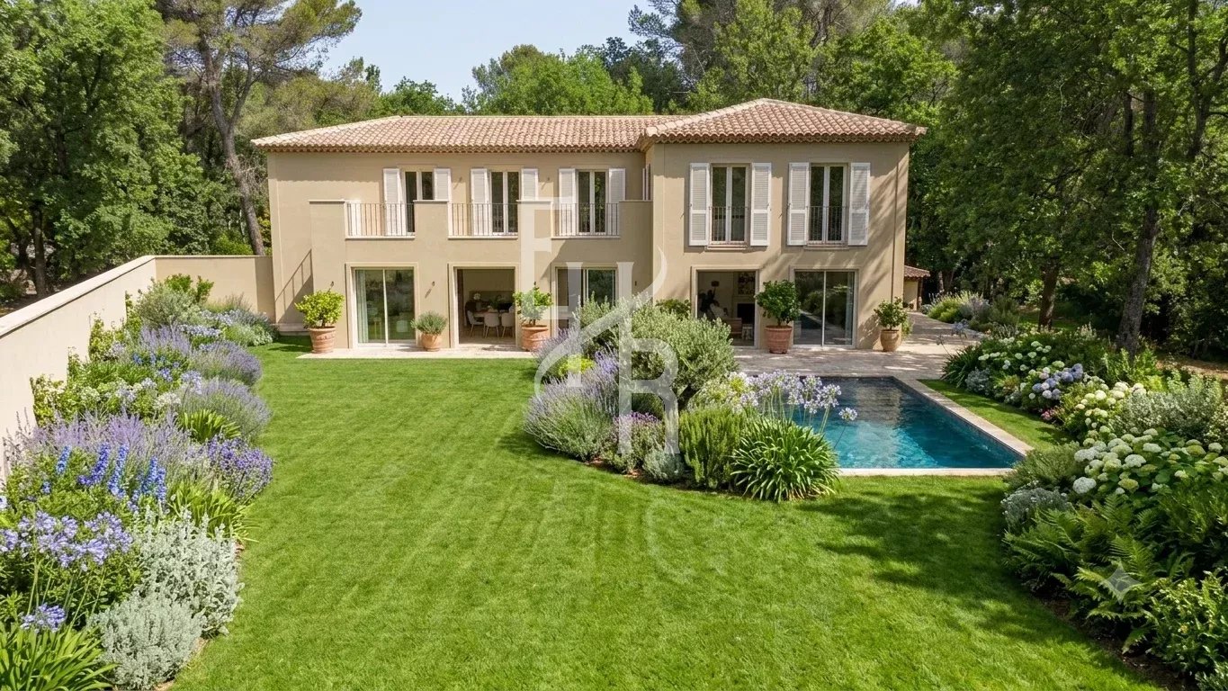 VILLA MOUGINS DOMAINE RESIDENTIEL FERME