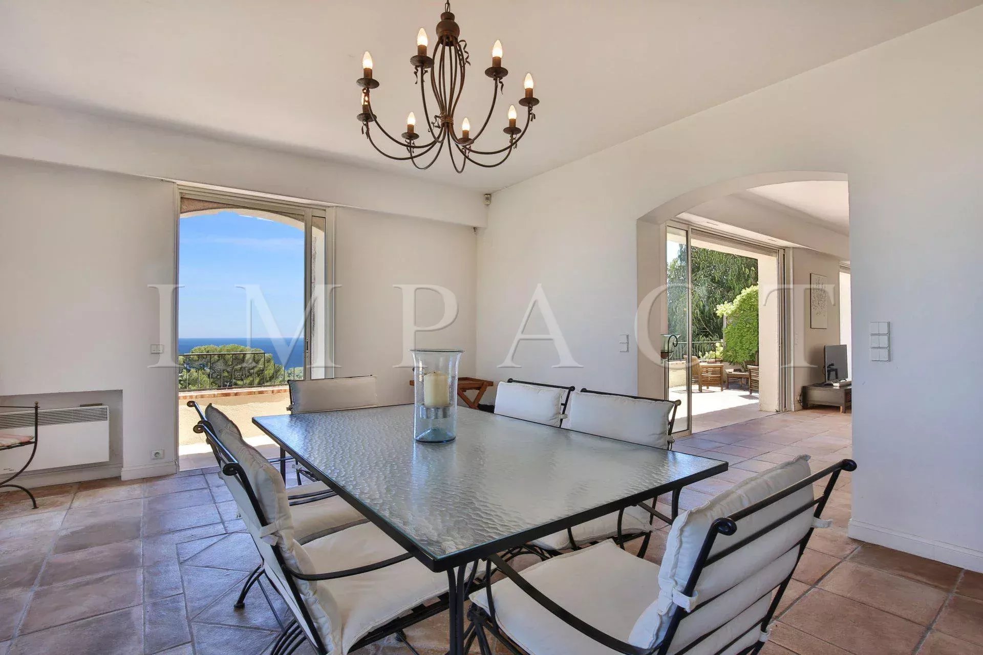 HAUTEUR DE GOLFE JUAN VILLA PROVENCALE A VENDRE CHARME VUE MER PANORAMIQUE