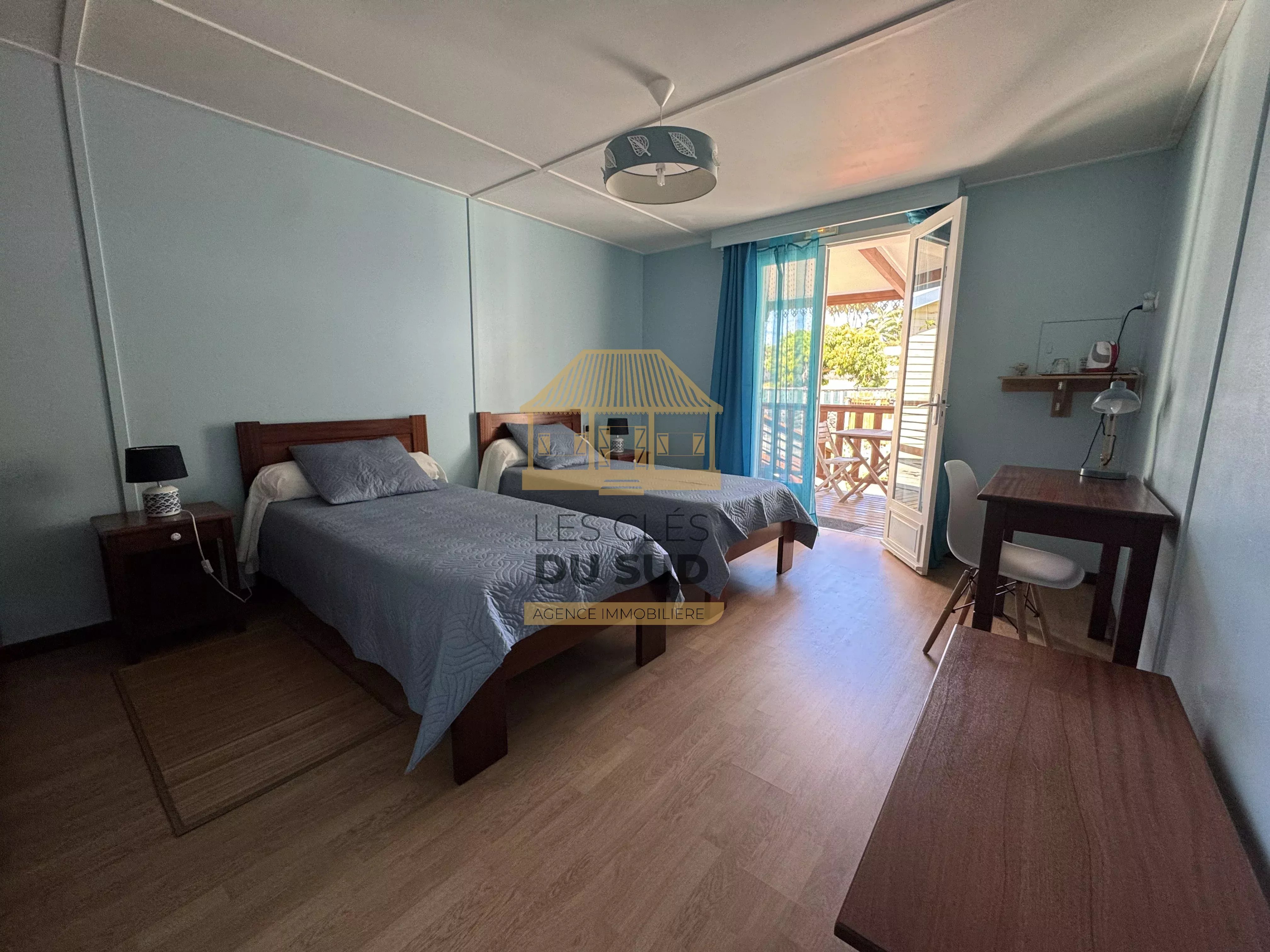 SAINT-PHILIPPE – BASSE VALLÉE – ENSEMBLE DE 5 BUNGALOWS EN LOCATION SAISONNIÈRE