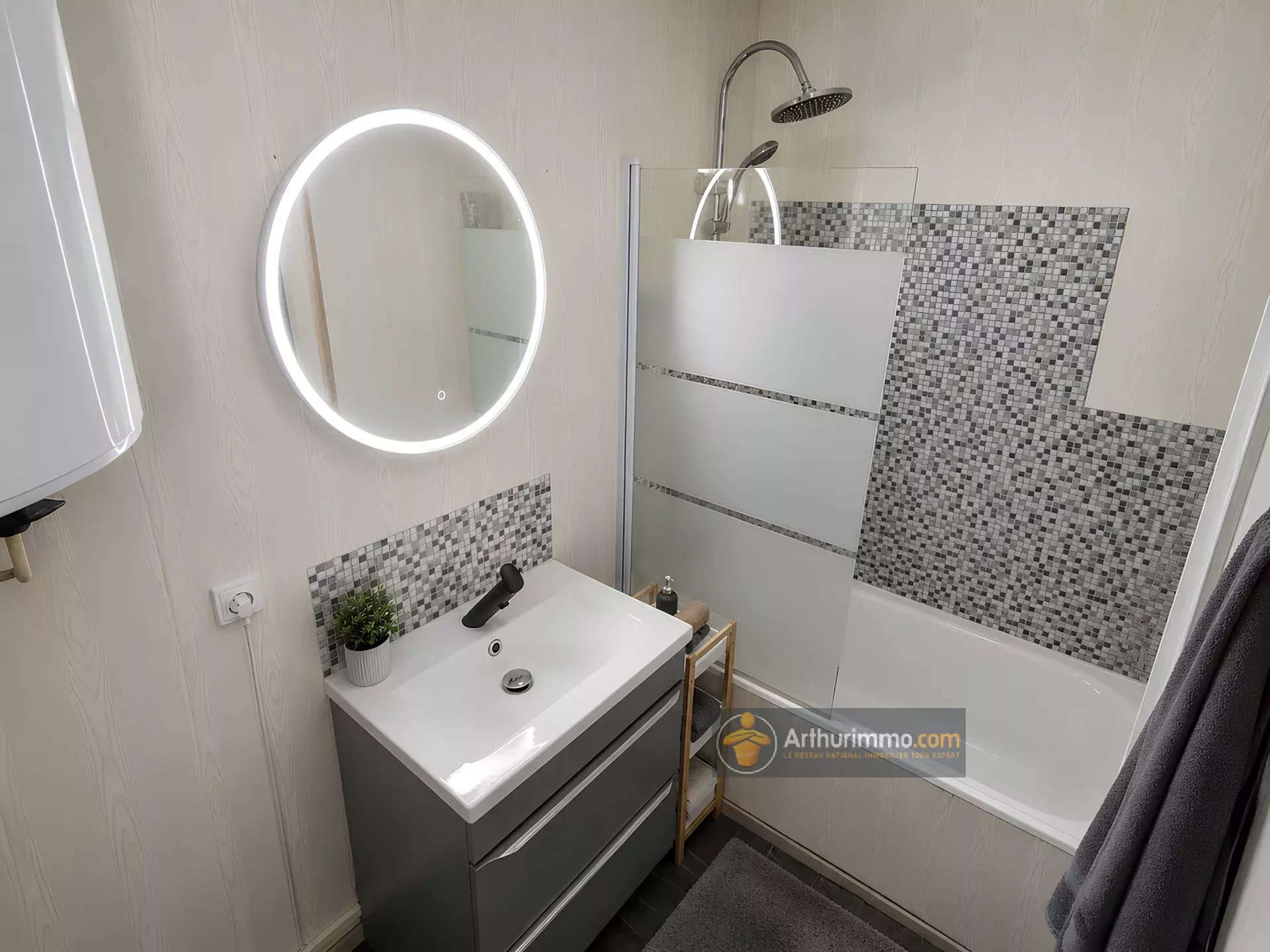 Appartement 2 pièces avec loggia – Proche bord de mer - Photo 3