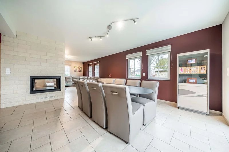 Sale House Ferrières