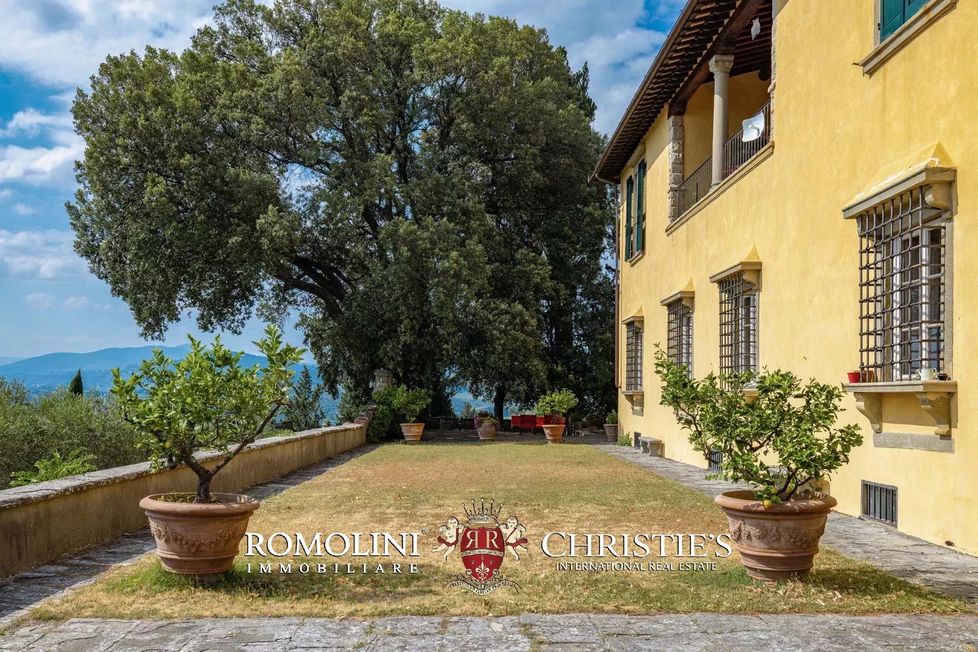 7 Bedroom Villa/Townhouse's Image 5