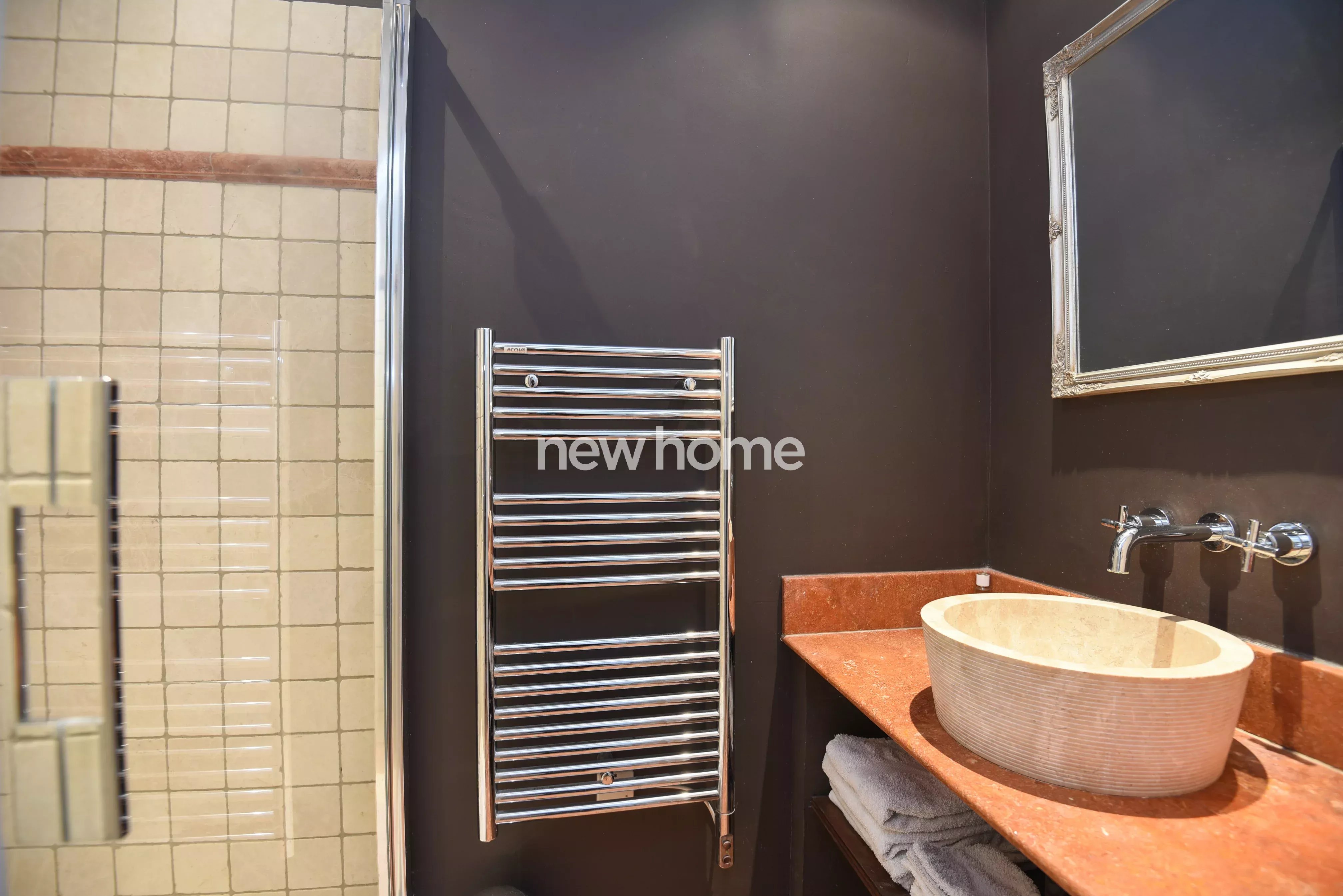 Maison spacieuse sur un terrain vaste et arboré