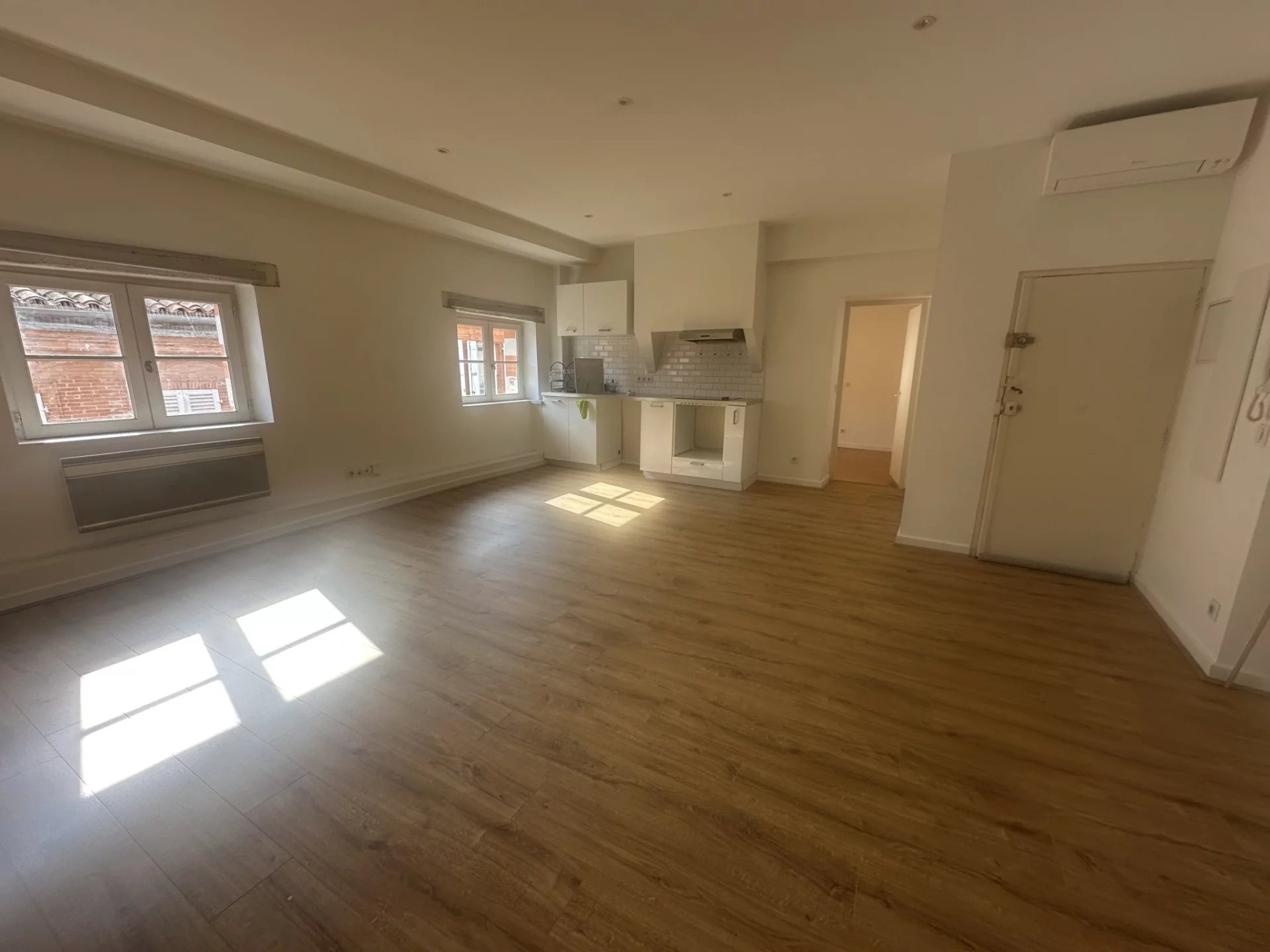 CAPITOLE - T2 de 50m2 - 880 EUR