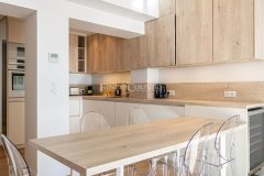 Seafront Apartment For Sale in Cannes — photo 6 of 7
