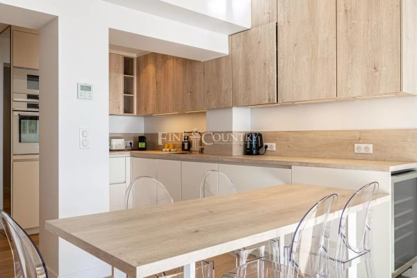 Seafront Apartment For Sale in Cannes — photo 6