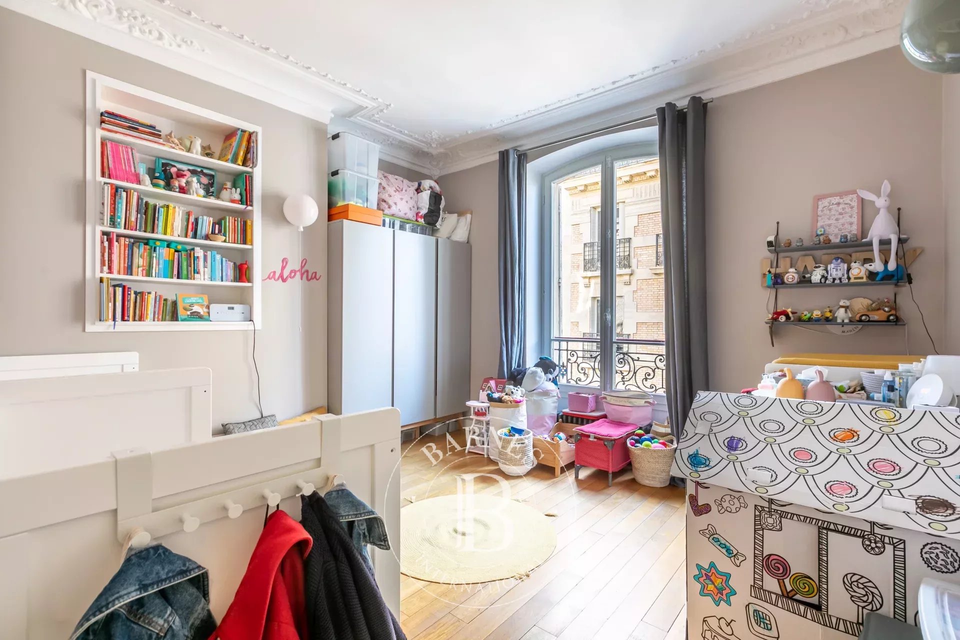 Sole agent: Paris 17 - Ternes Marché Lebon - 4-bedroom apartment - picture 11