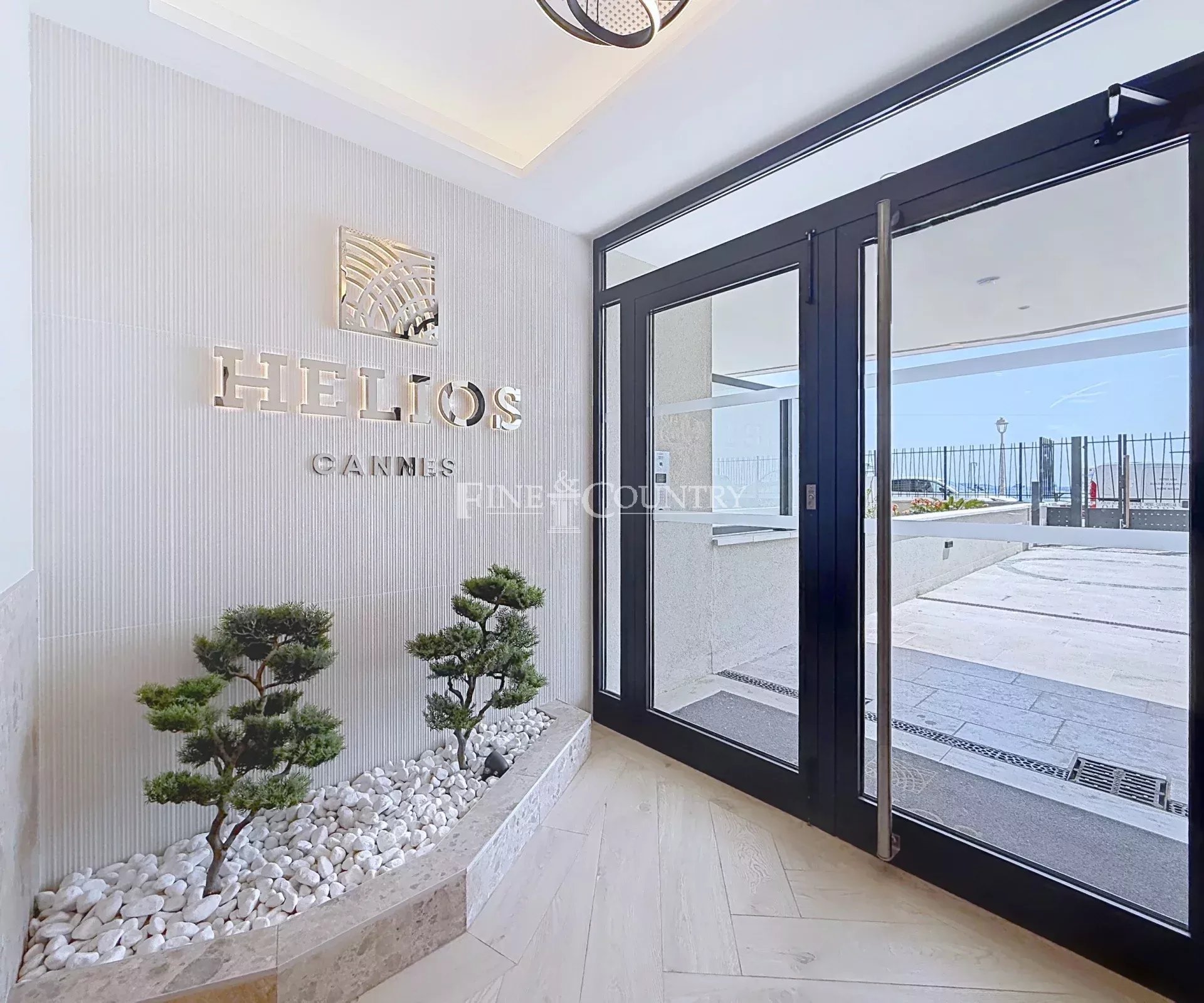 Photo of APPARTEMENT FOR SALE CANNES SEA VIEW