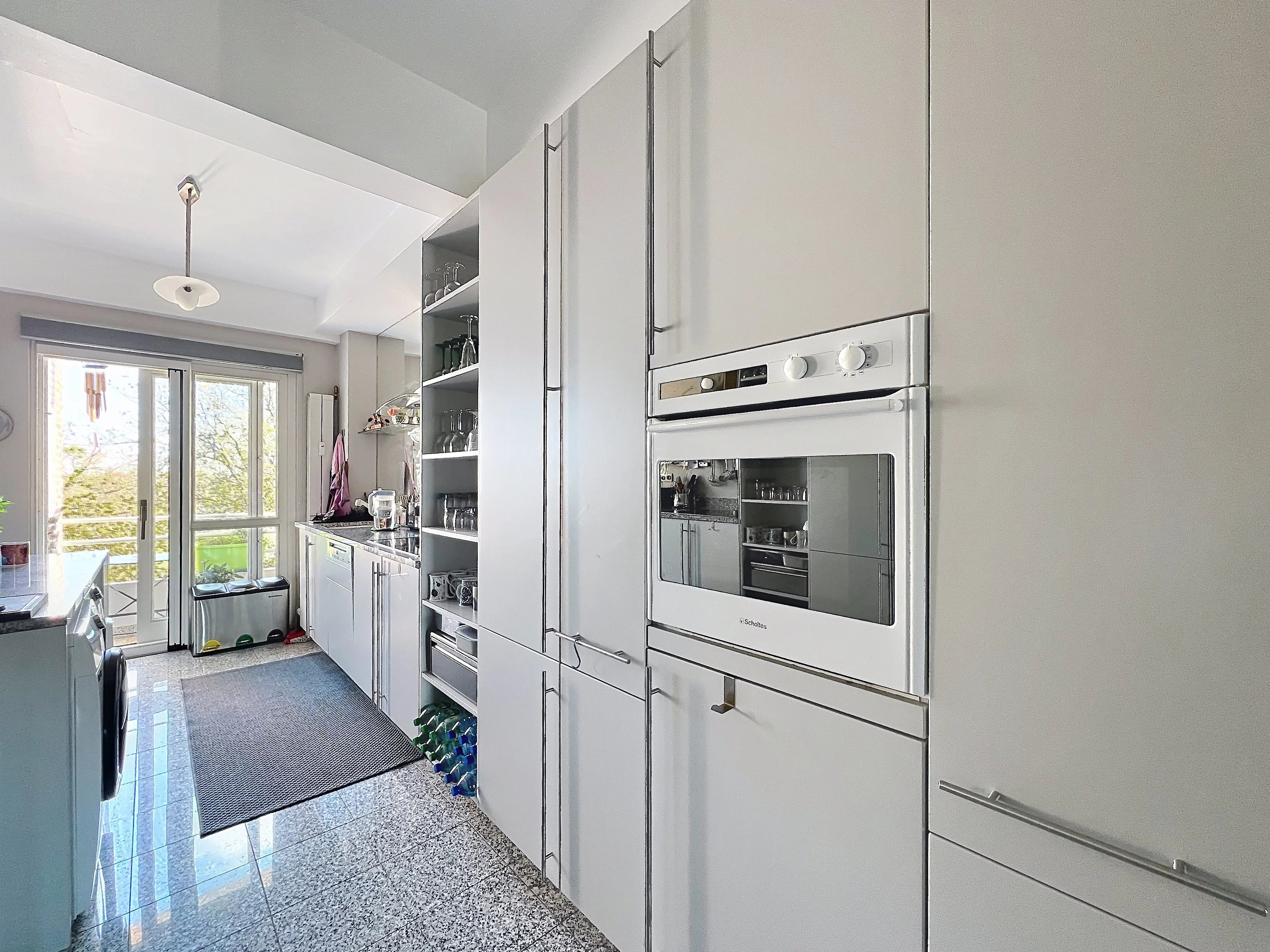 Mooi appartement met terrassen en parking